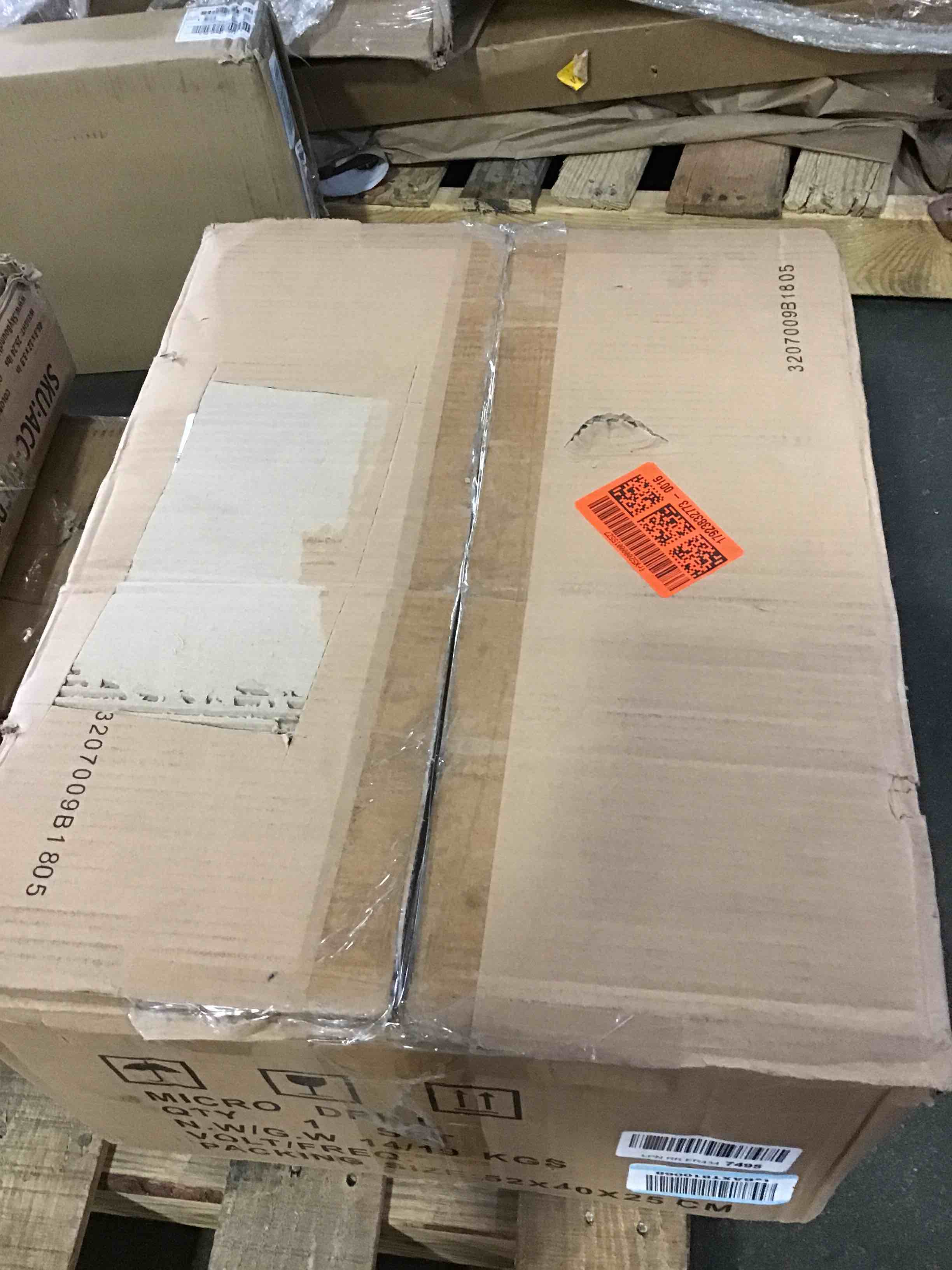 https://s3.amazonaws.com/lotting-images-prod/bidfta/BLU5090990_1688823820461.jpeg