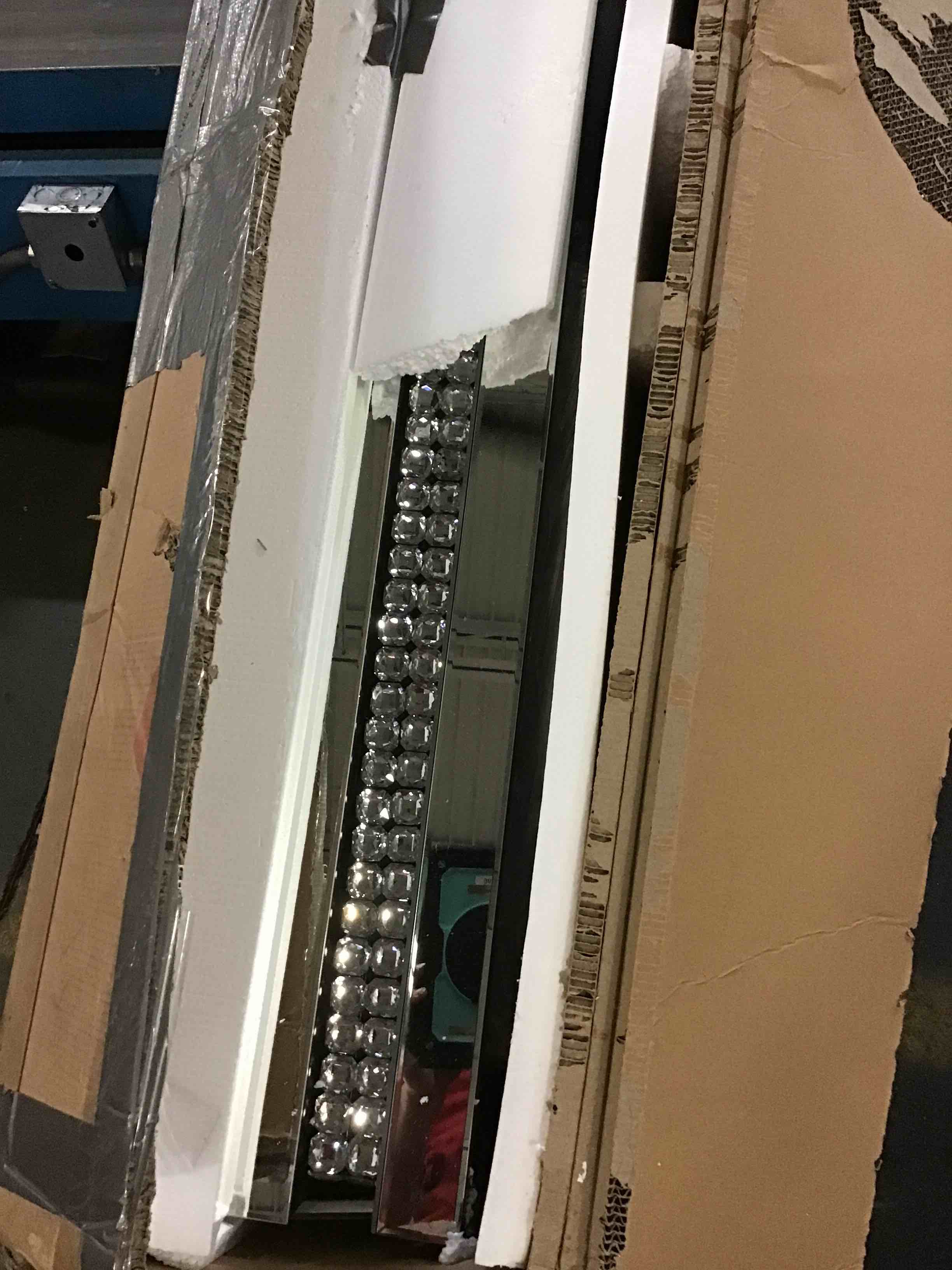https://s3.amazonaws.com/lotting-images-prod/bidfta/BLU5091218_1689684401266.jpeg