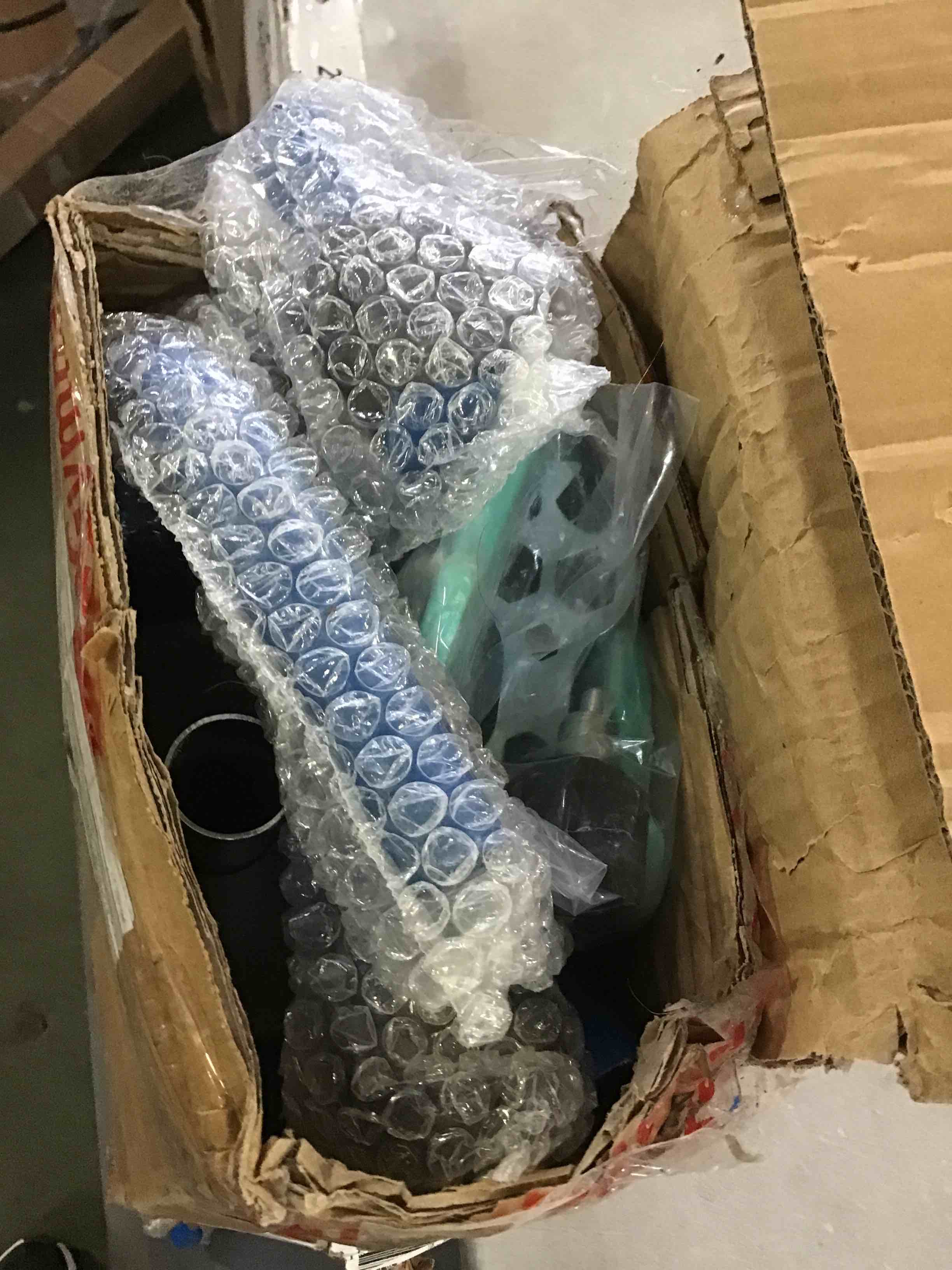 https://s3.amazonaws.com/lotting-images-prod/bidfta/BLU5092392_1688130544396.jpeg