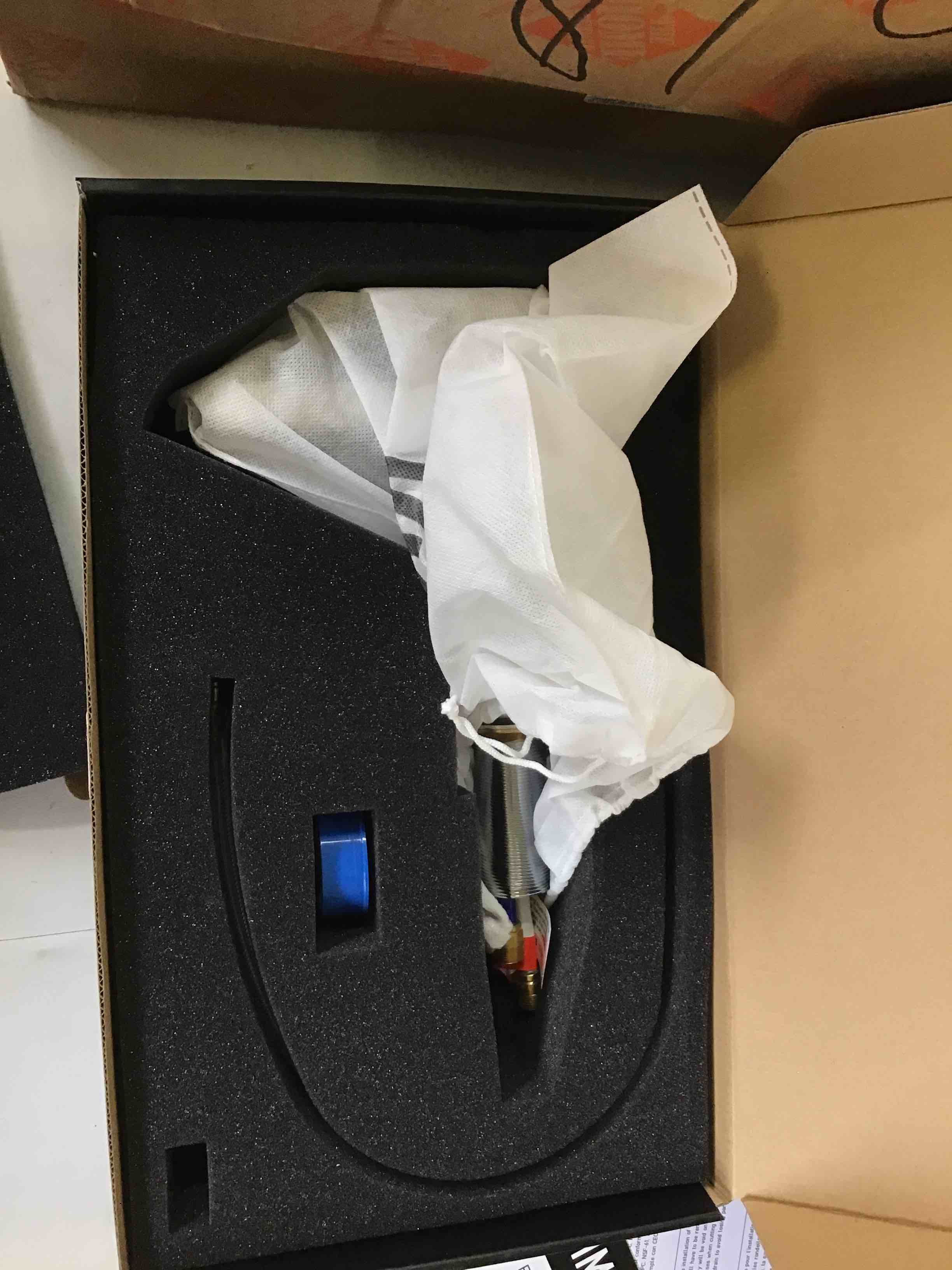 https://s3.amazonaws.com/lotting-images-prod/bidfta/BLU5093162_1688661323315.jpeg