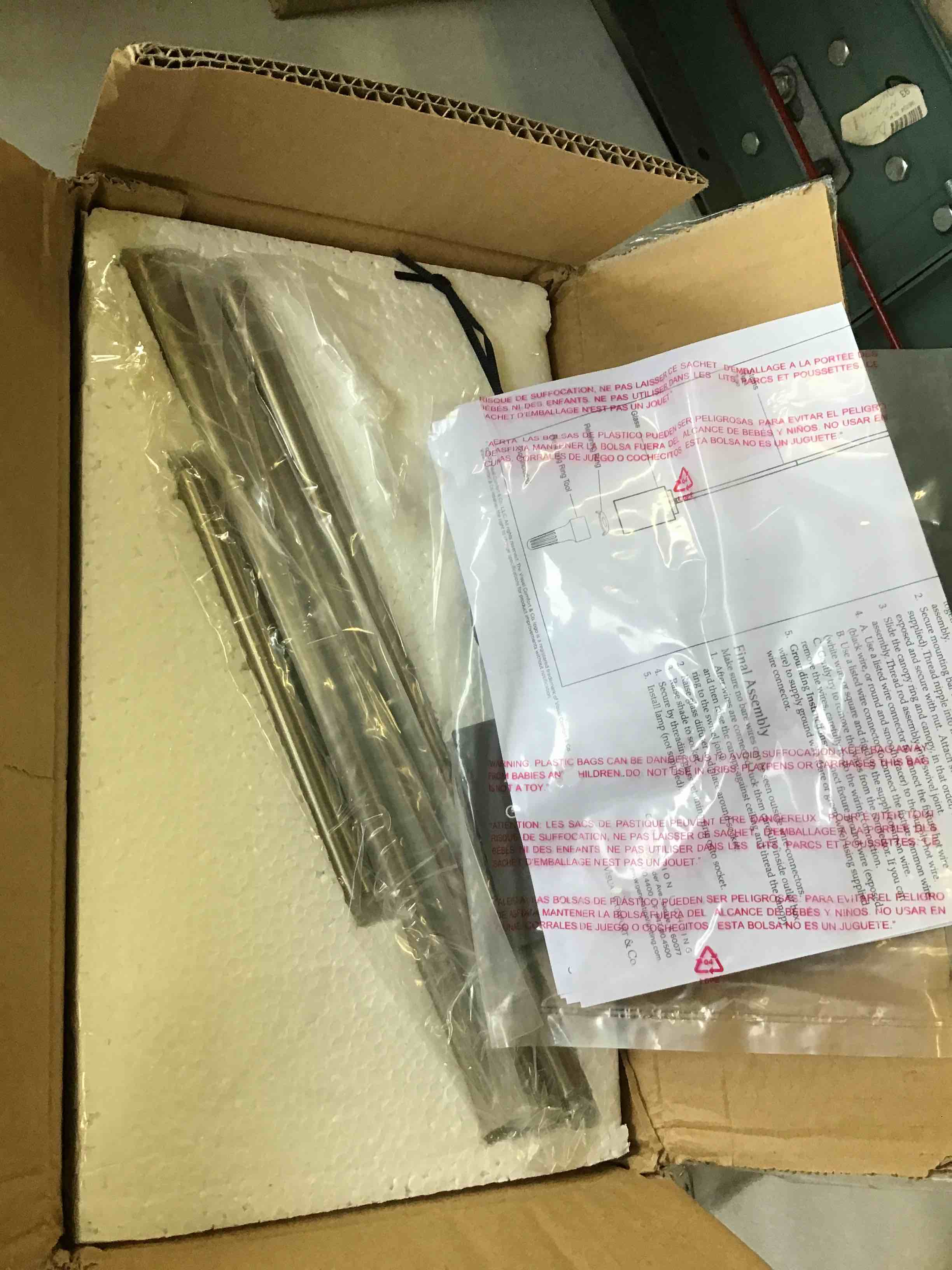 https://s3.amazonaws.com/lotting-images-prod/bidfta/BLU5093184_1688664374641.jpeg