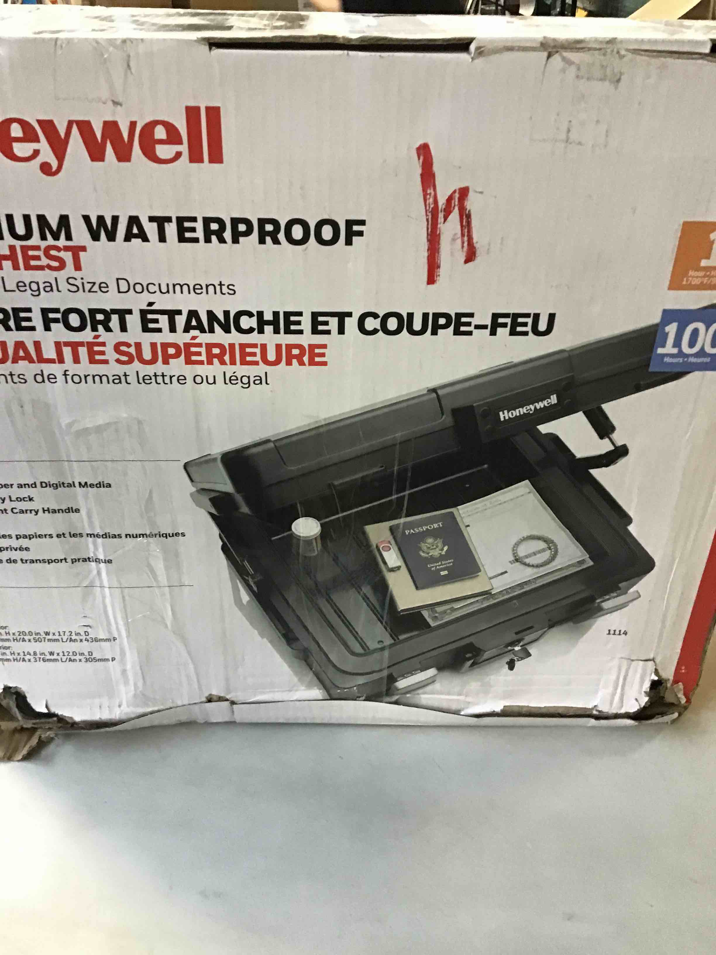 https://s3.amazonaws.com/lotting-images-prod/bidfta/BLU5093596_1689097463471.jpeg