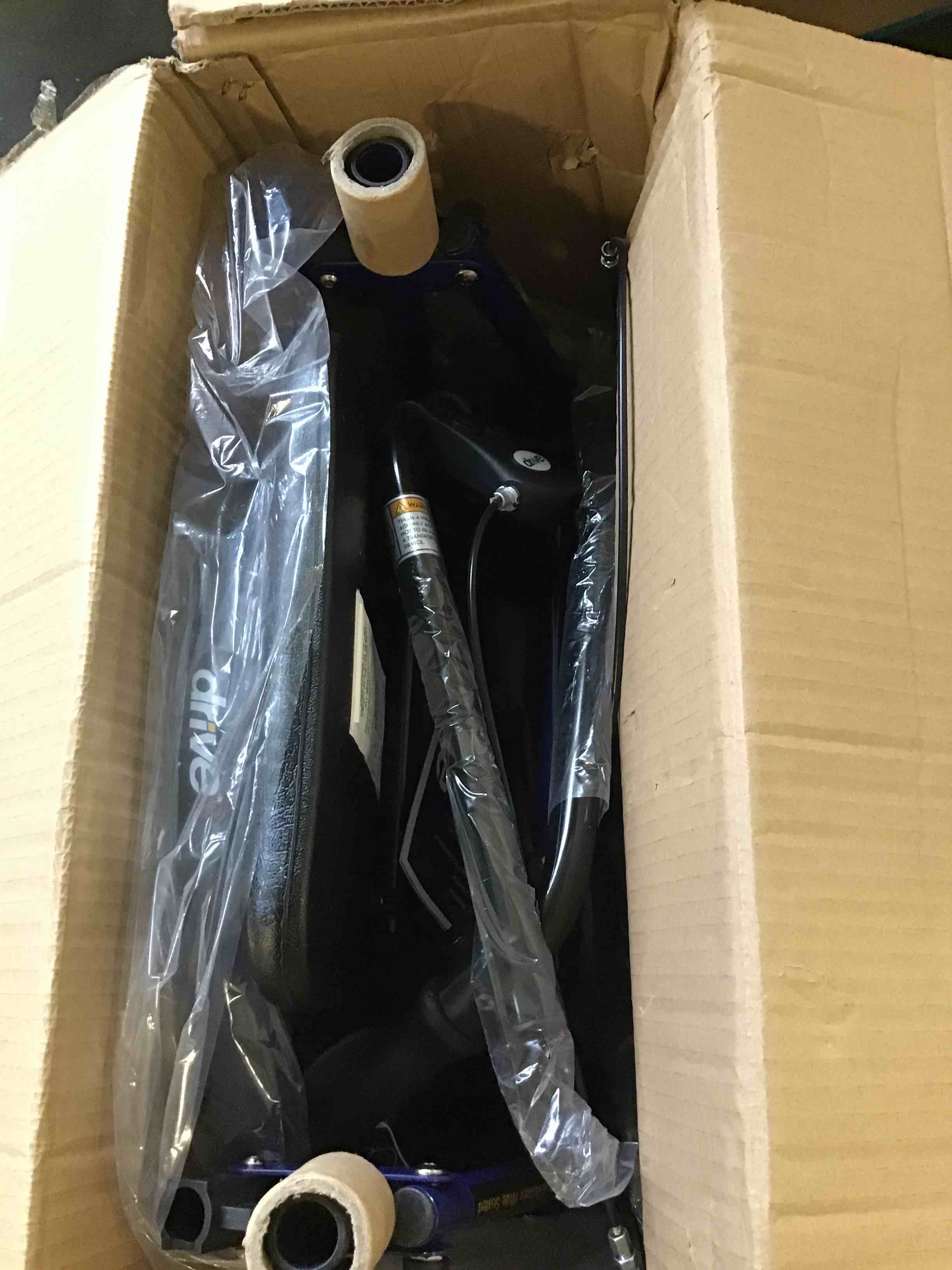 https://s3.amazonaws.com/lotting-images-prod/bidfta/BLU5094207_1689597241309.jpeg