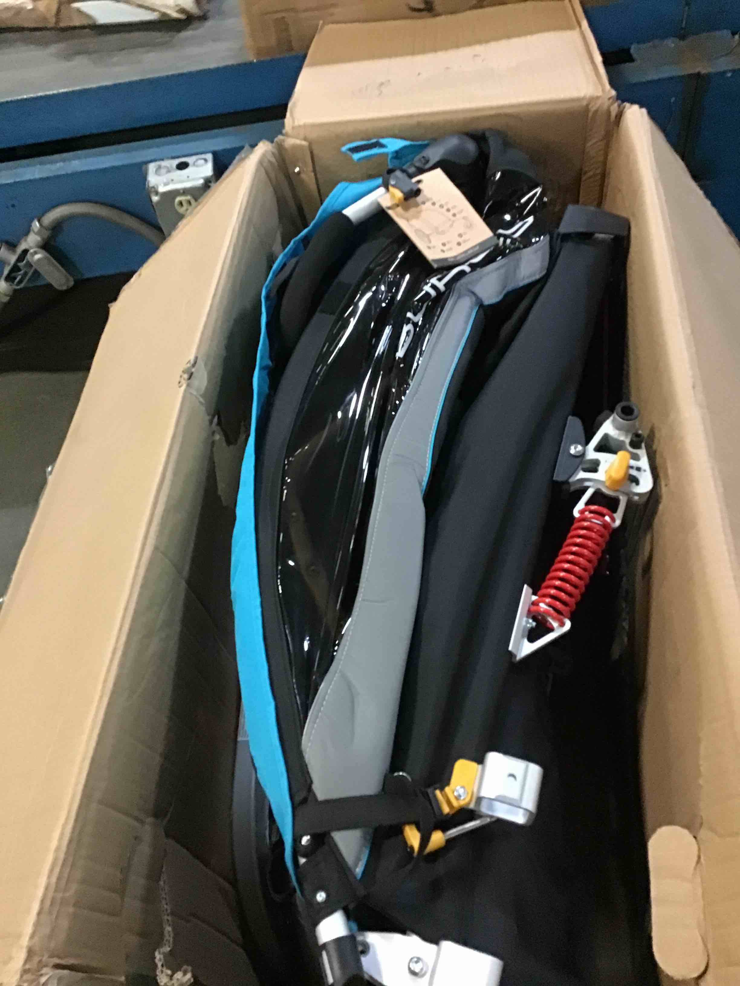 https://s3.amazonaws.com/lotting-images-prod/bidfta/BLU5096012_1694102139308.jpeg