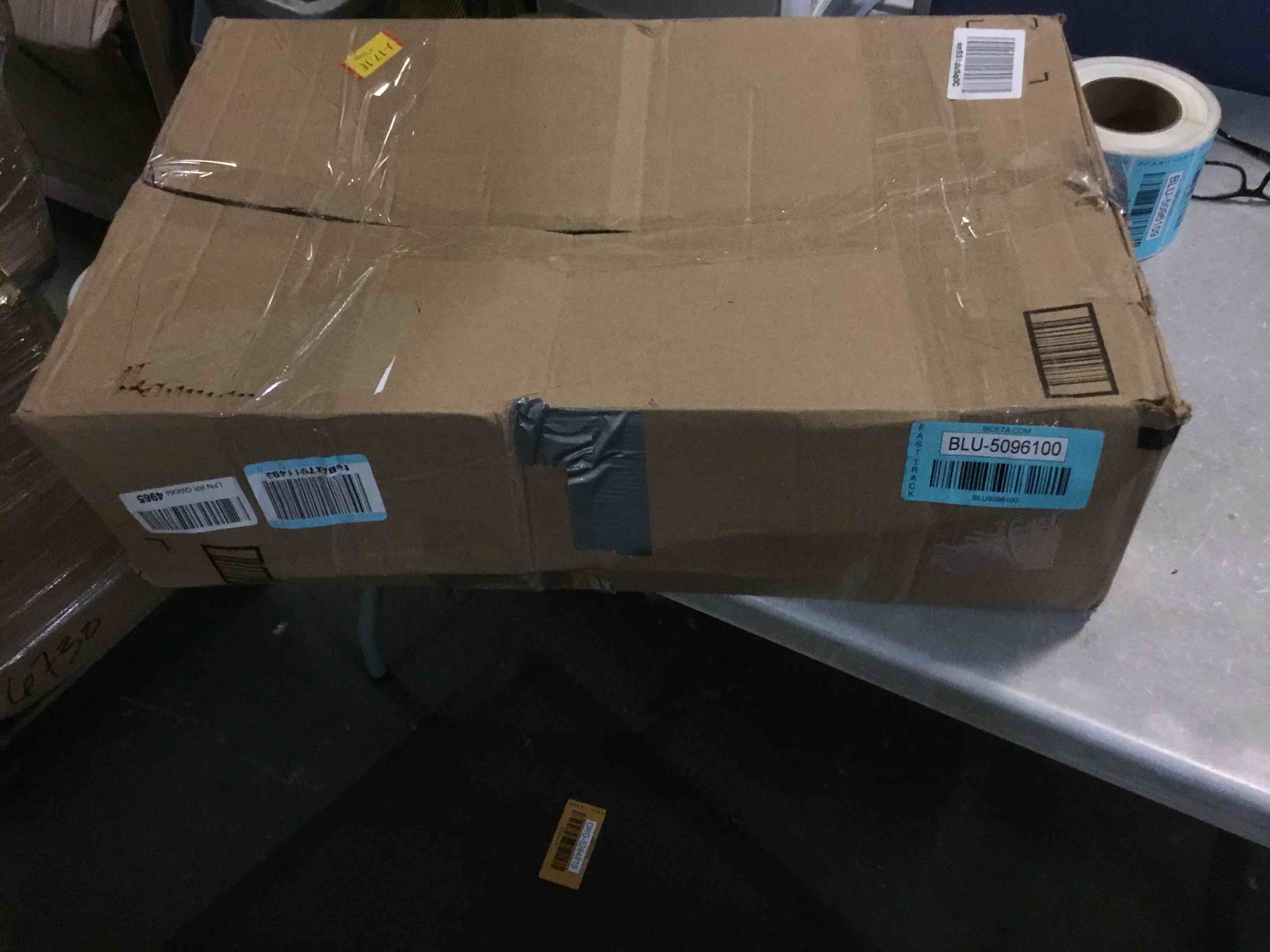https://s3.amazonaws.com/lotting-images-prod/bidfta/BLU5096100_1694530357023.jpeg