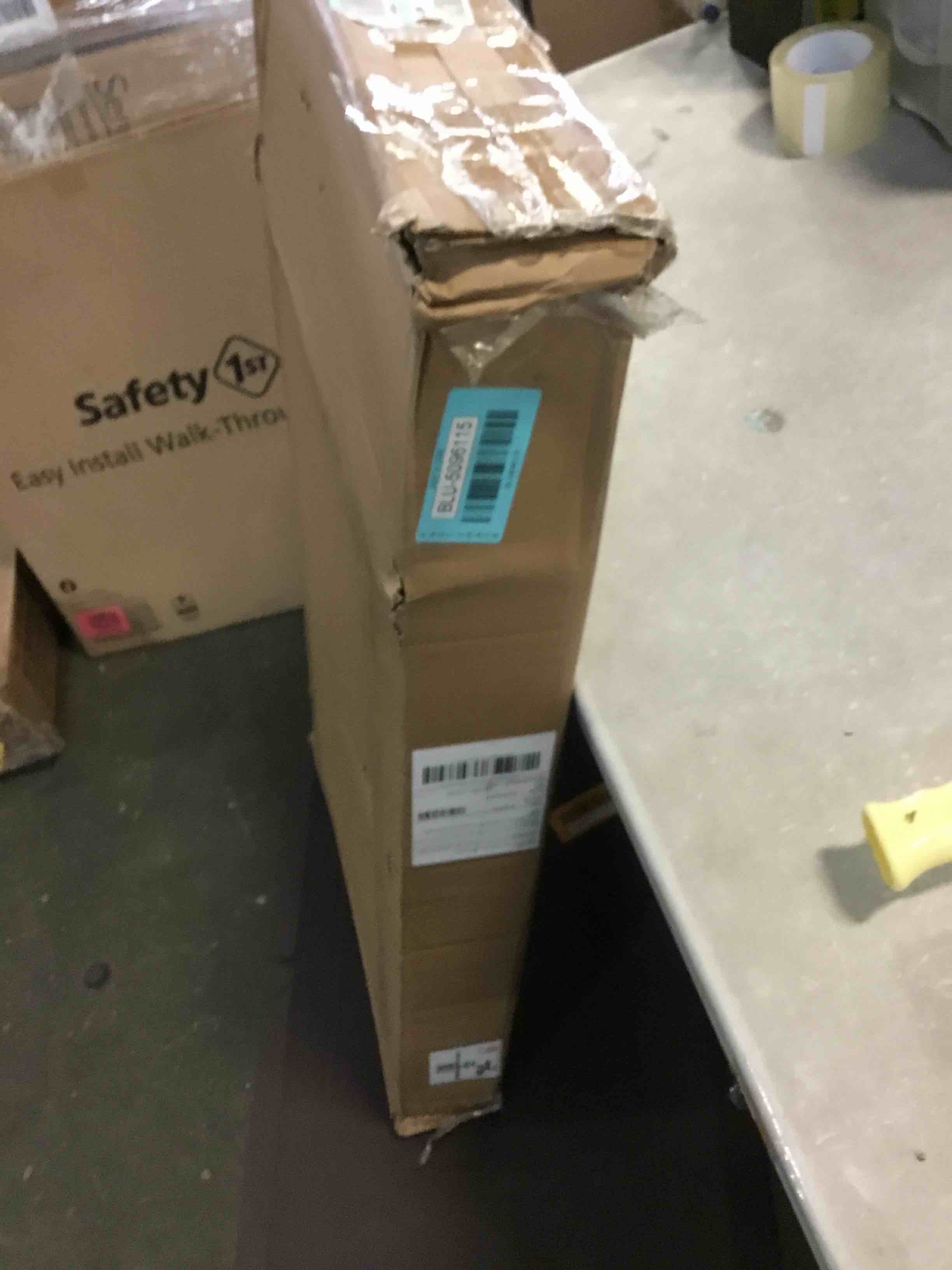 https://s3.amazonaws.com/lotting-images-prod/bidfta/BLU5096115_1694534107539.jpeg