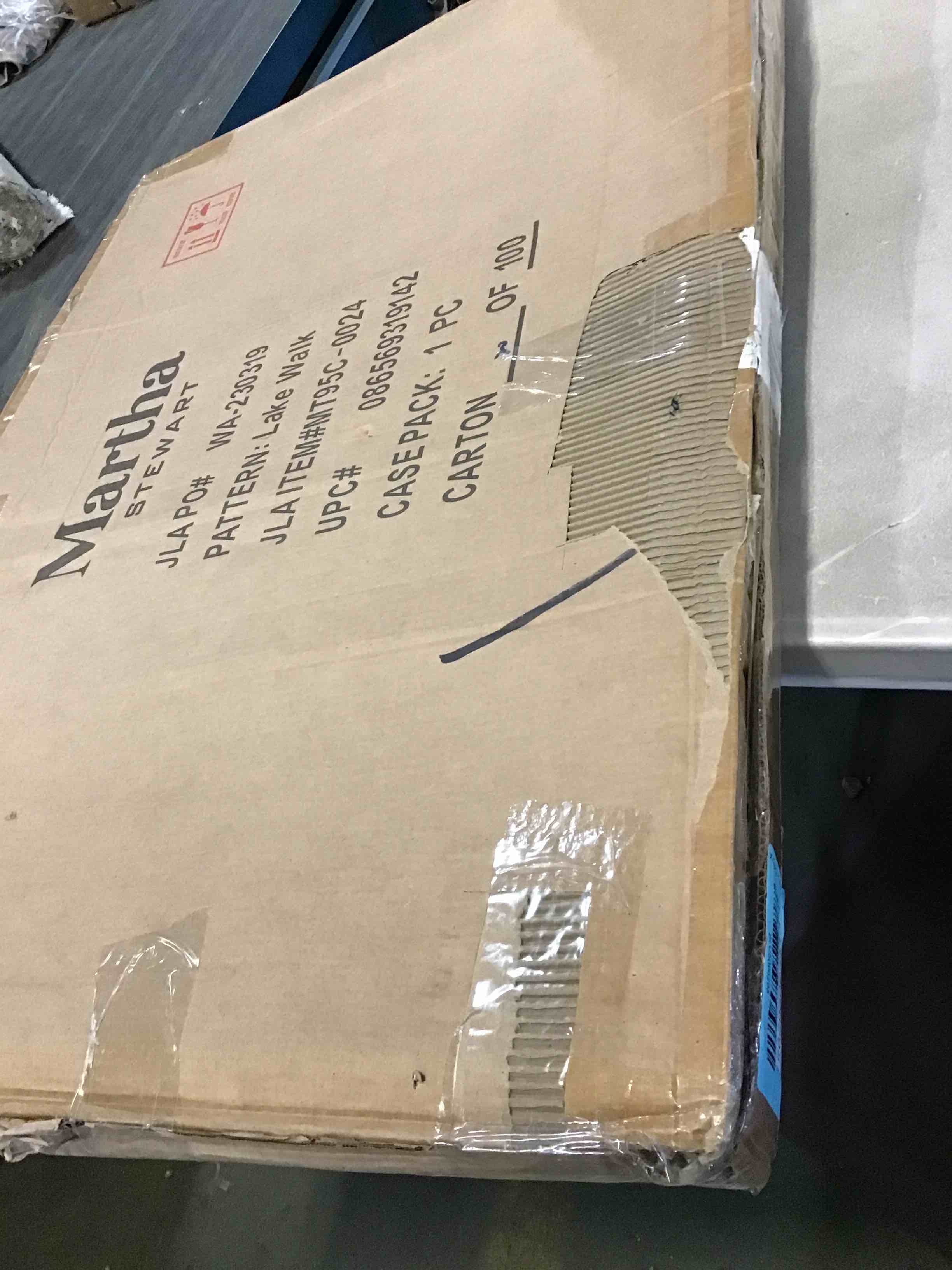https://s3.amazonaws.com/lotting-images-prod/bidfta/BLU5096295_1694699136298.jpeg