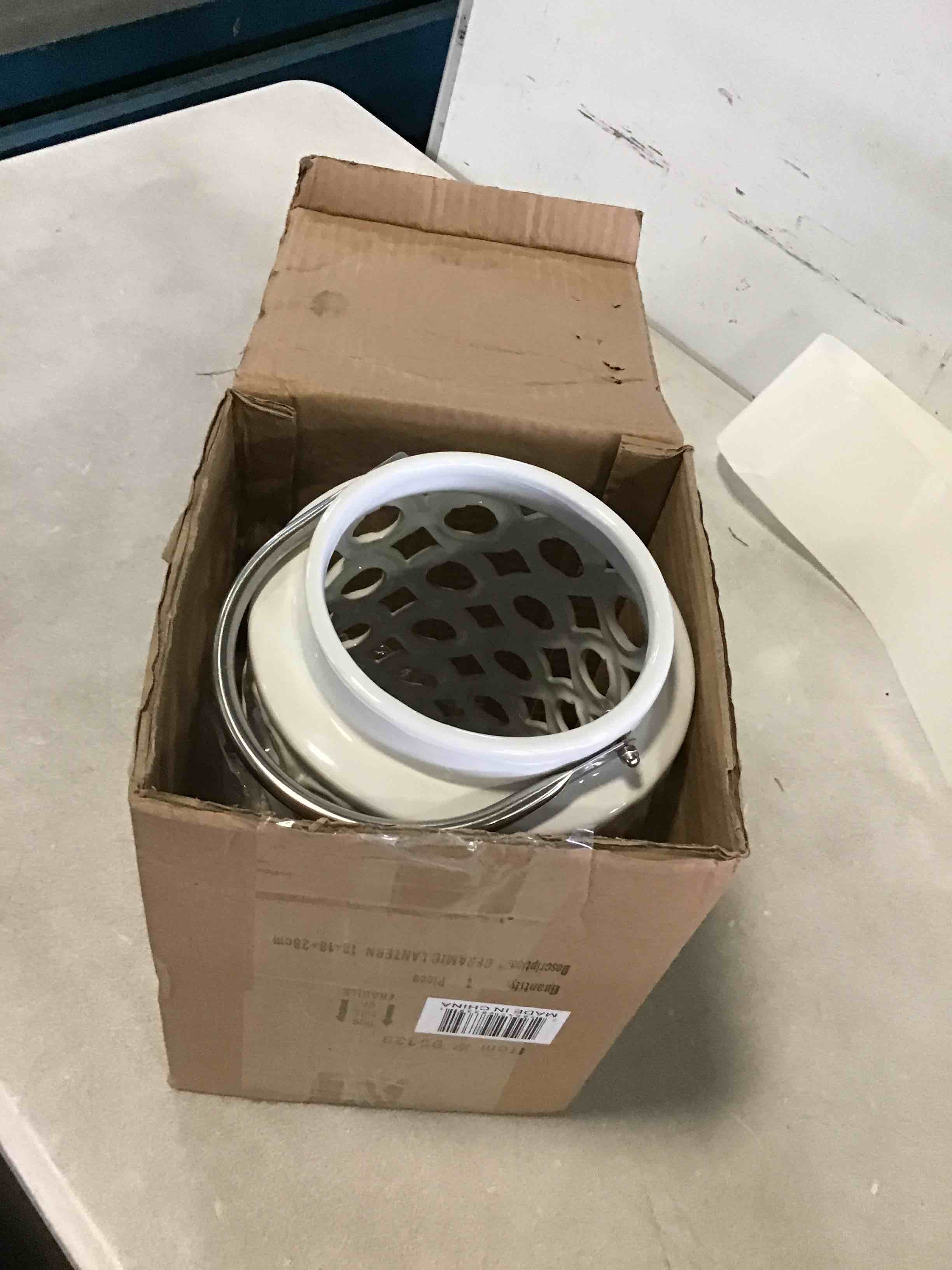 https://s3.amazonaws.com/lotting-images-prod/bidfta/BLU5096335_1694715669672.jpeg
