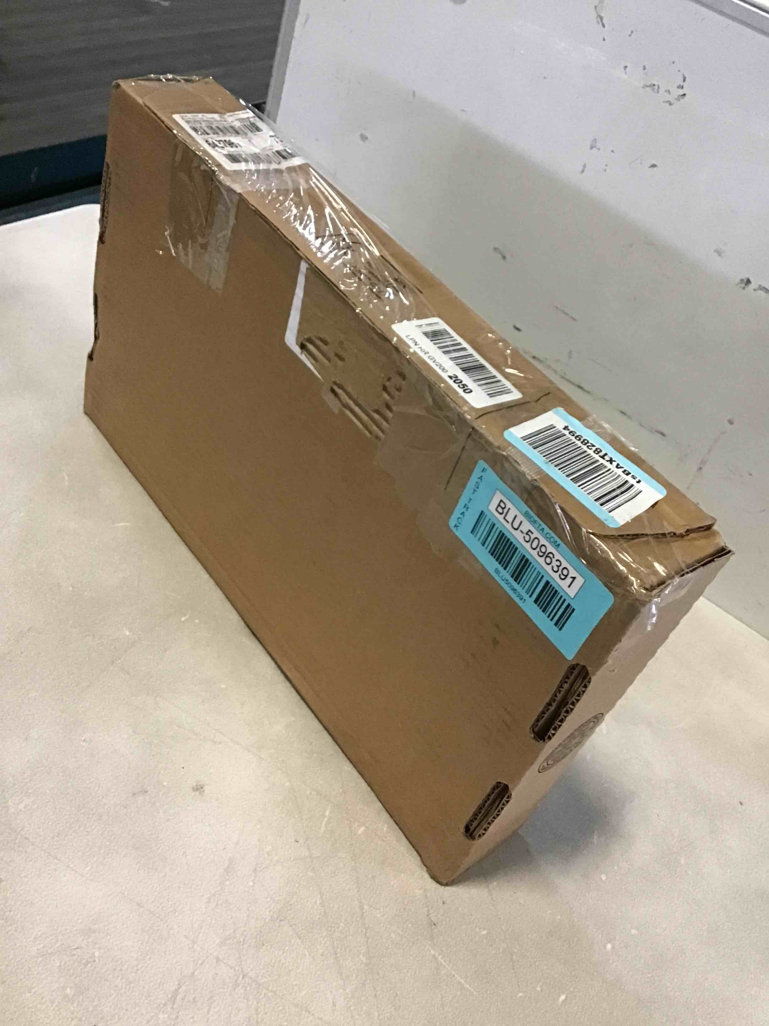 https://s3.amazonaws.com/lotting-images-prod/bidfta/BLU5096391_1694788363599.jpeg