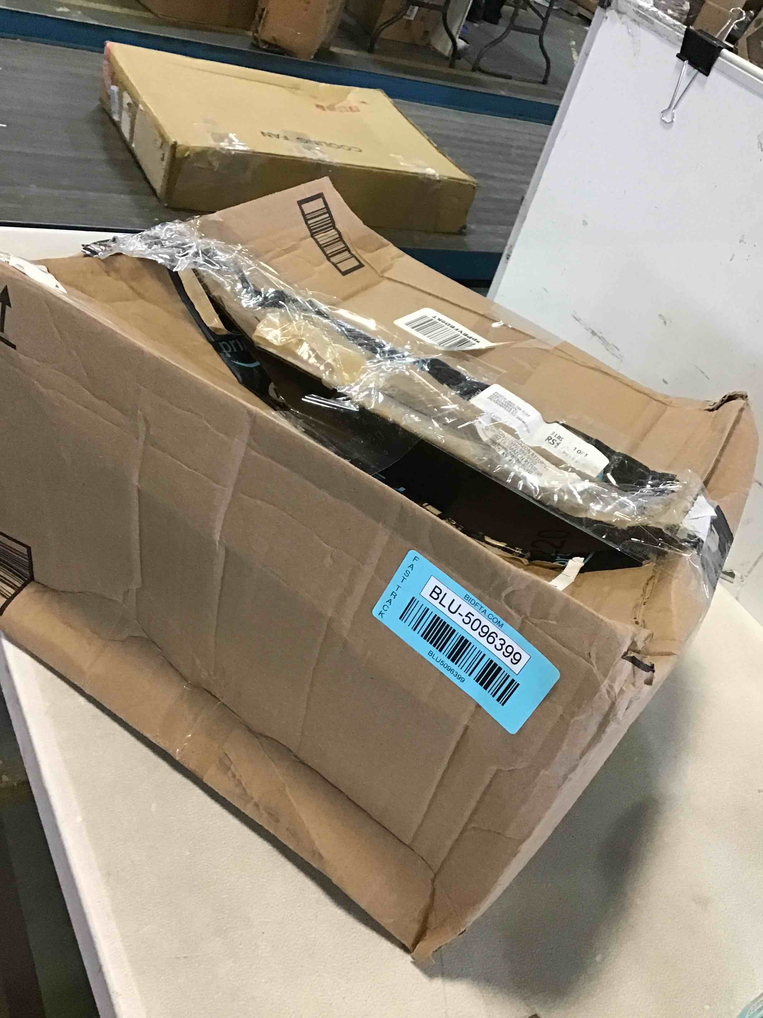 https://s3.amazonaws.com/lotting-images-prod/bidfta/BLU5096399_1694790685677.jpeg