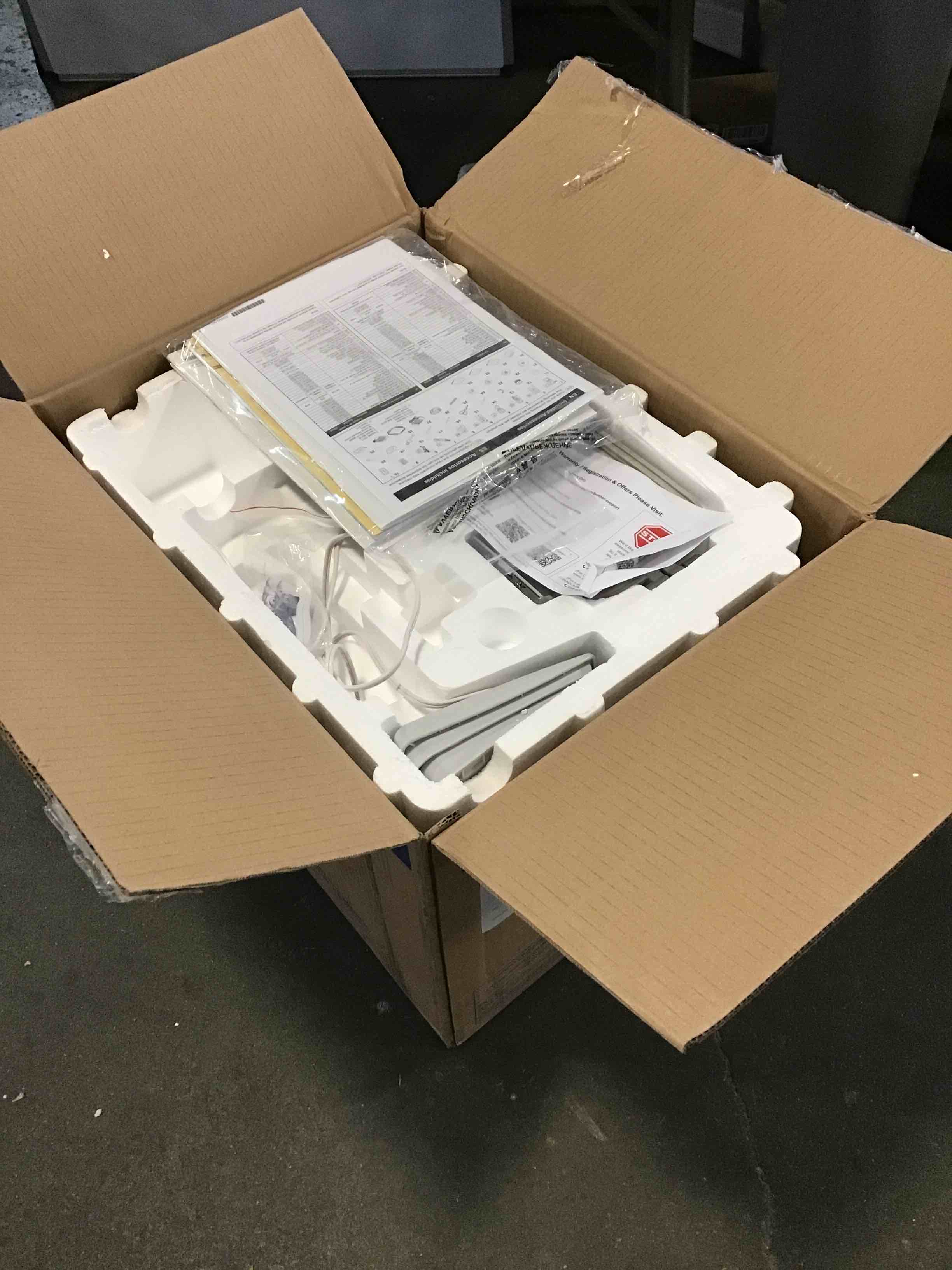 https://s3.amazonaws.com/lotting-images-prod/bidfta/BLU5096413_1694794418393.jpeg