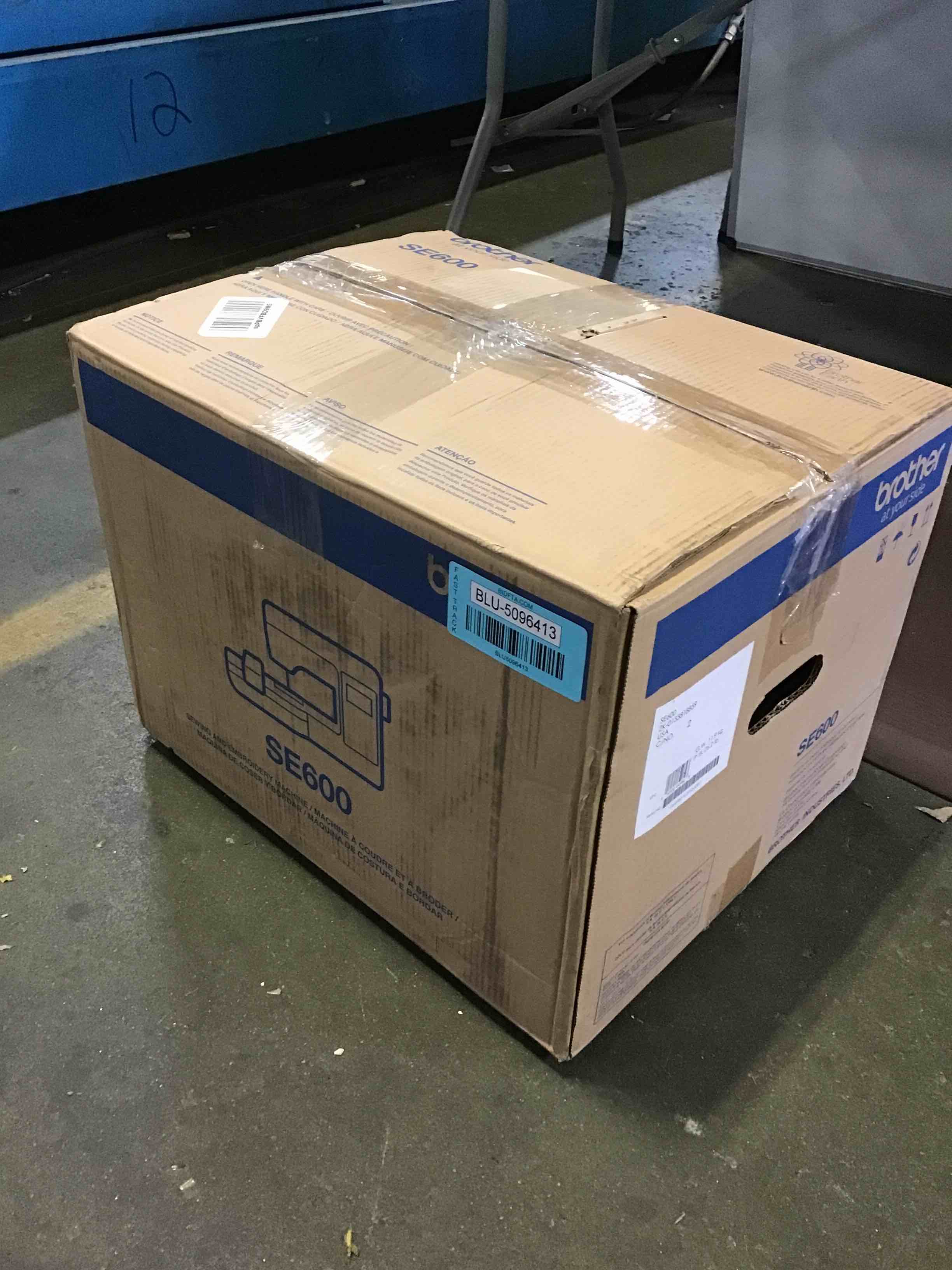 https://s3.amazonaws.com/lotting-images-prod/bidfta/BLU5096413_1694794516875.jpeg