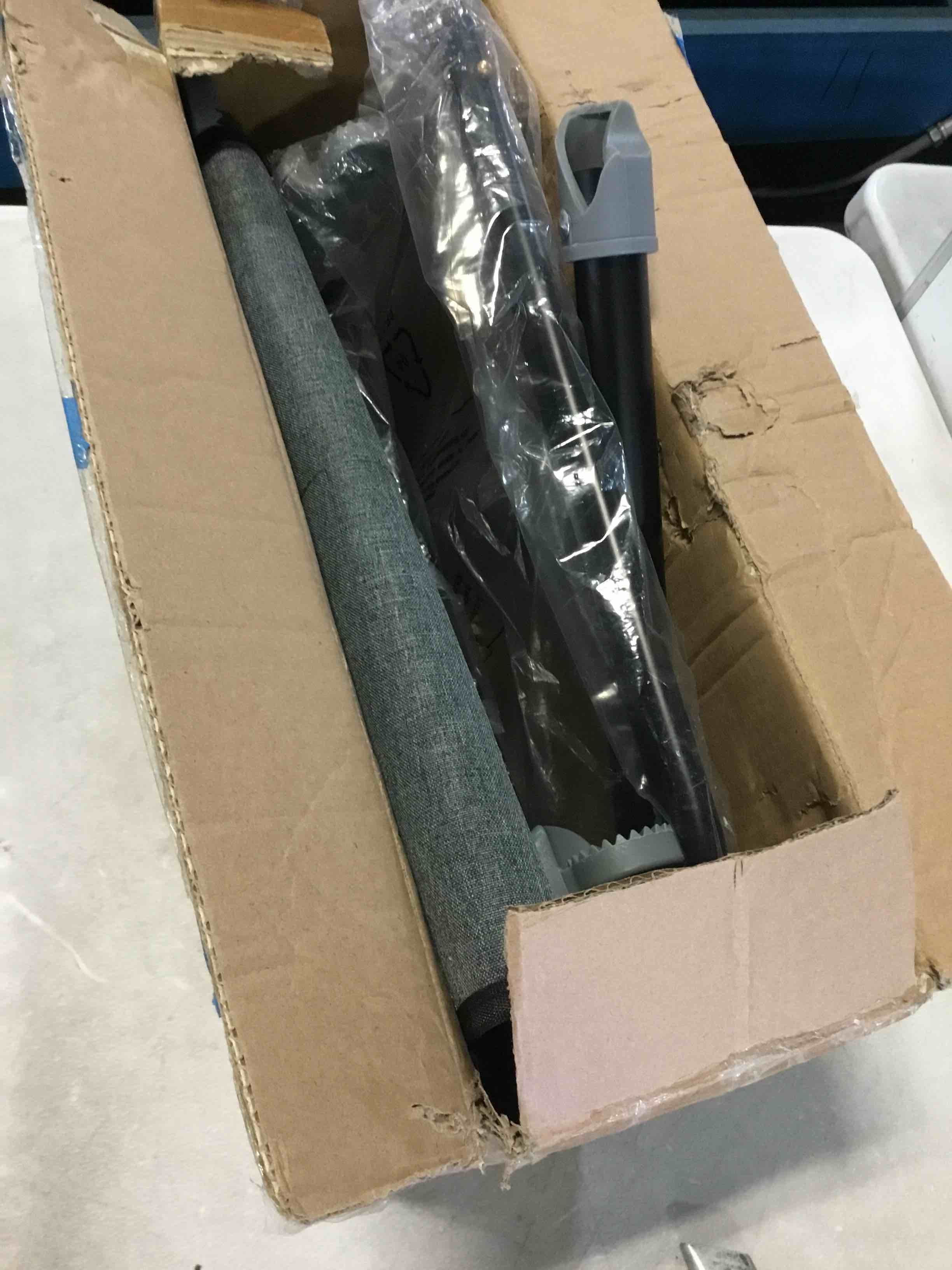 https://s3.amazonaws.com/lotting-images-prod/bidfta/BLU5096613_1695068428364.jpeg