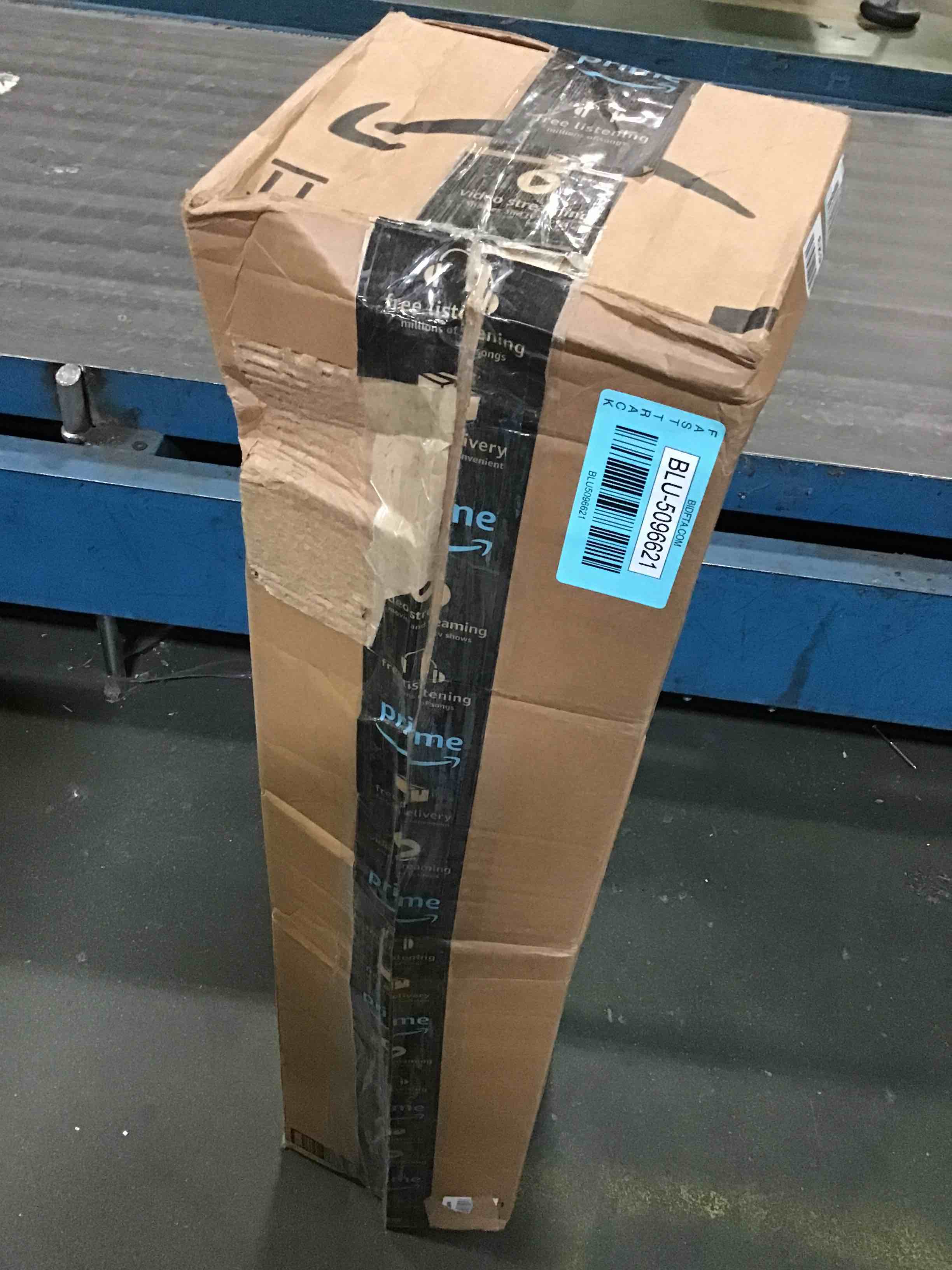 https://s3.amazonaws.com/lotting-images-prod/bidfta/BLU5096621_1695210384423.jpeg