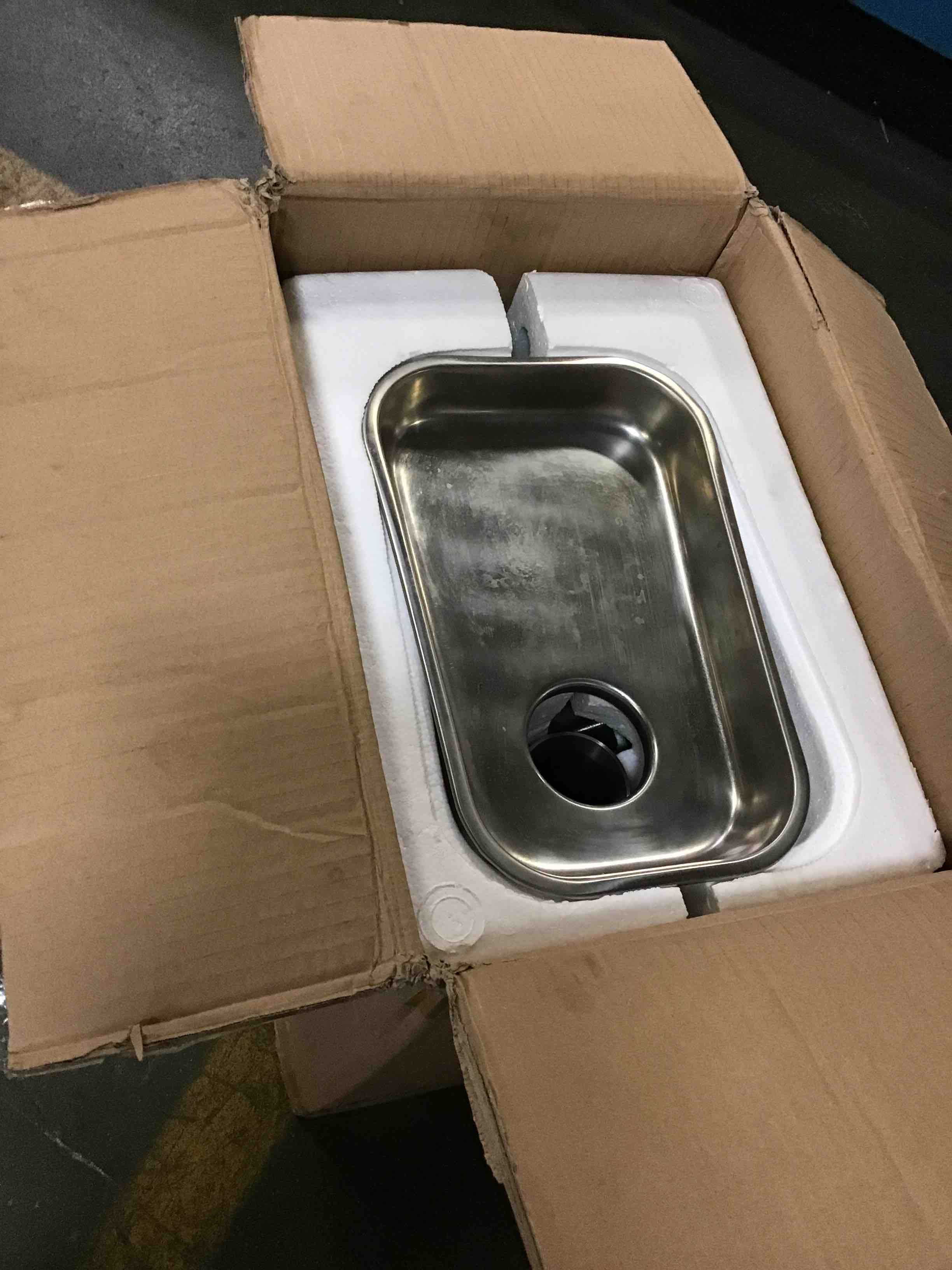 https://s3.amazonaws.com/lotting-images-prod/bidfta/BLU5096694_1695226796399.jpeg