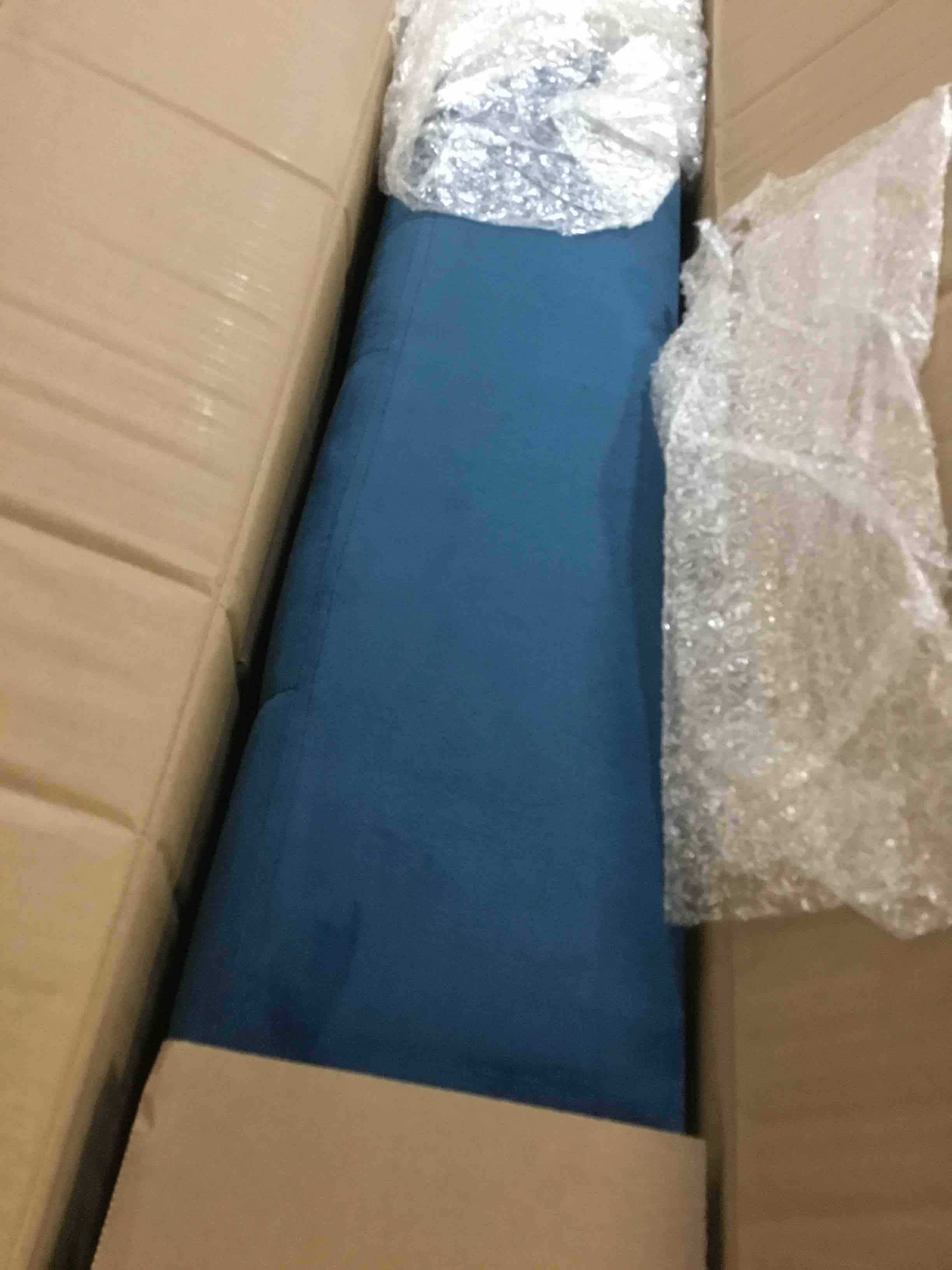 https://s3.amazonaws.com/lotting-images-prod/bidfta/BLU5097286_1695657445509.jpeg