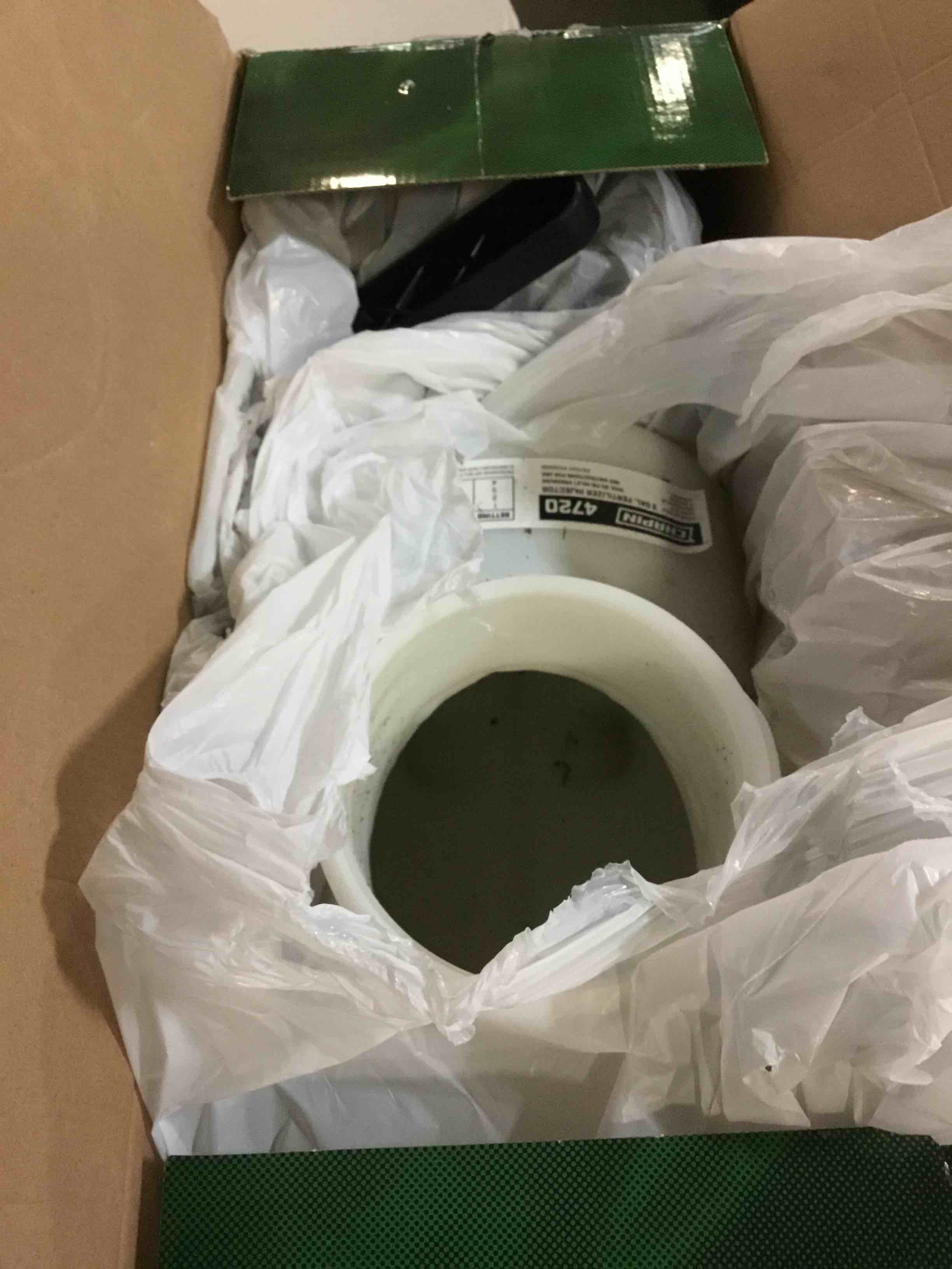 https://s3.amazonaws.com/lotting-images-prod/bidfta/BLU5097381_1695670695581.jpeg