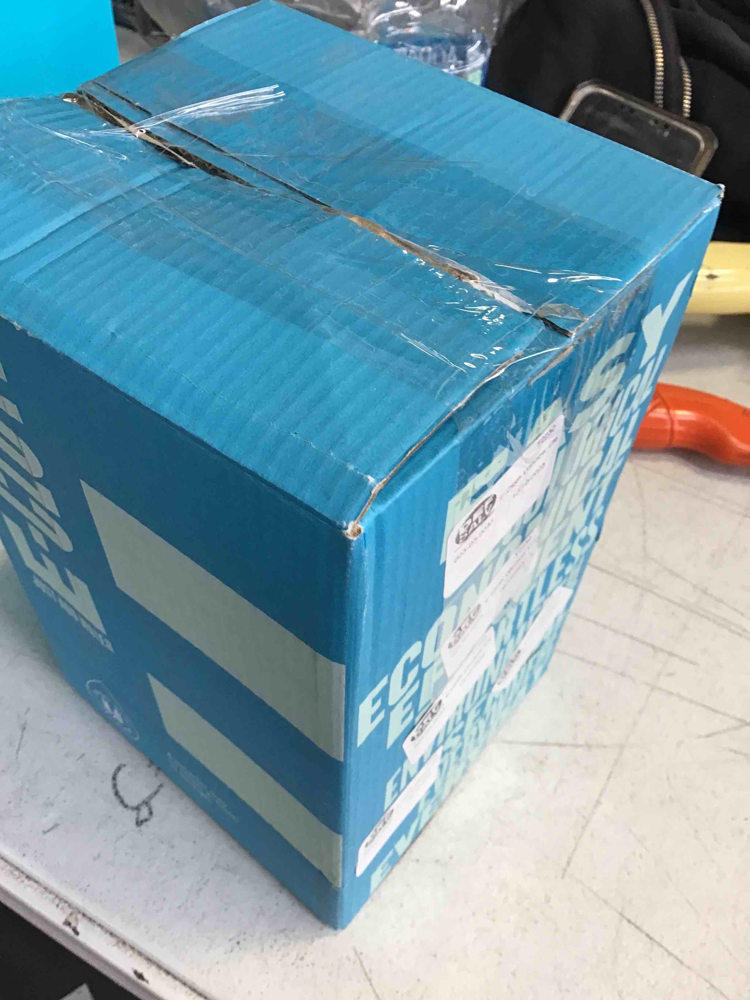 https://s3.amazonaws.com/lotting-images-prod/bidfta/BLU5098774_1698426712492.jpeg