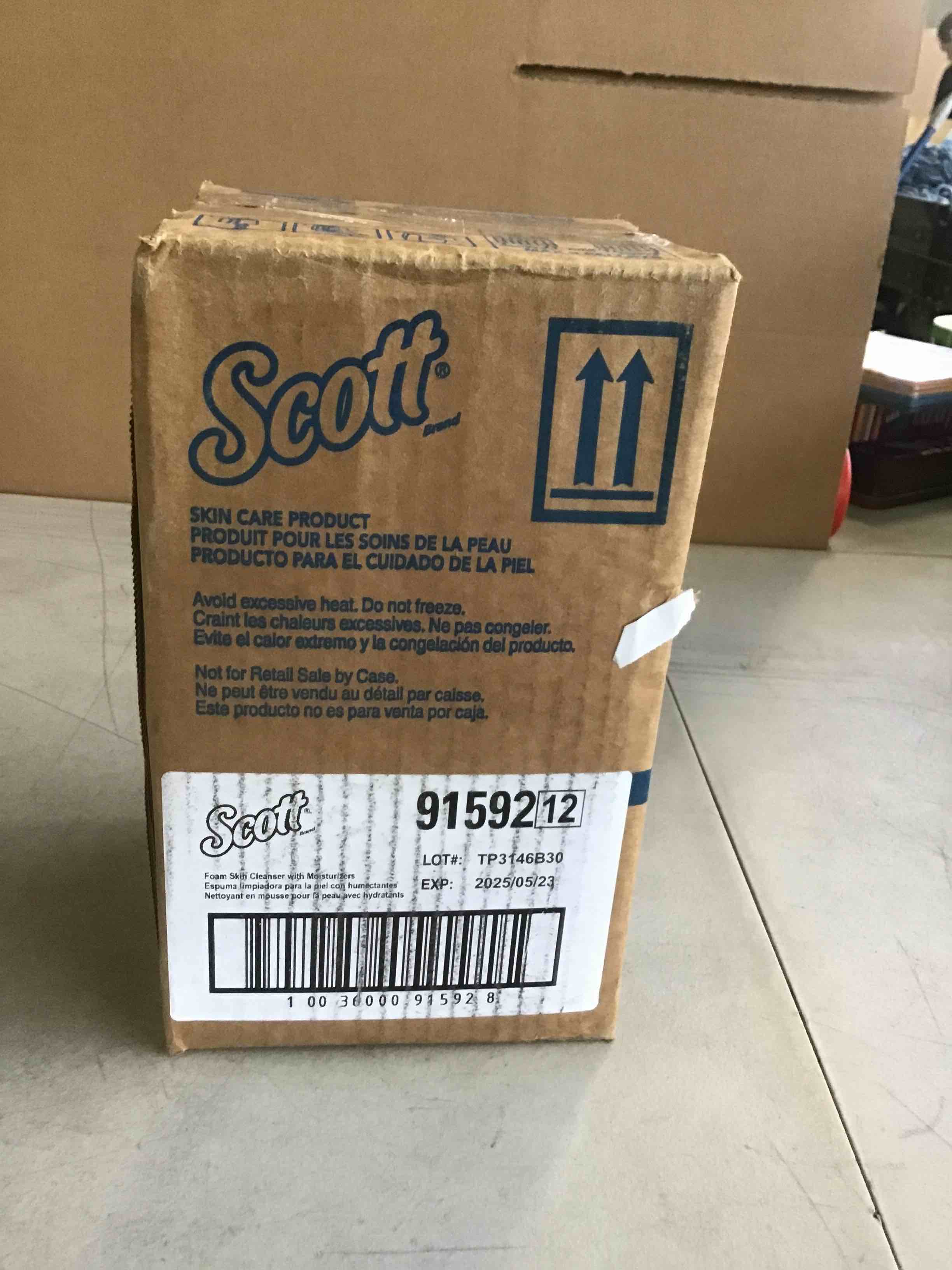https://s3.amazonaws.com/lotting-images-prod/bidfta/BLU5099722_1695307408871.jpeg
