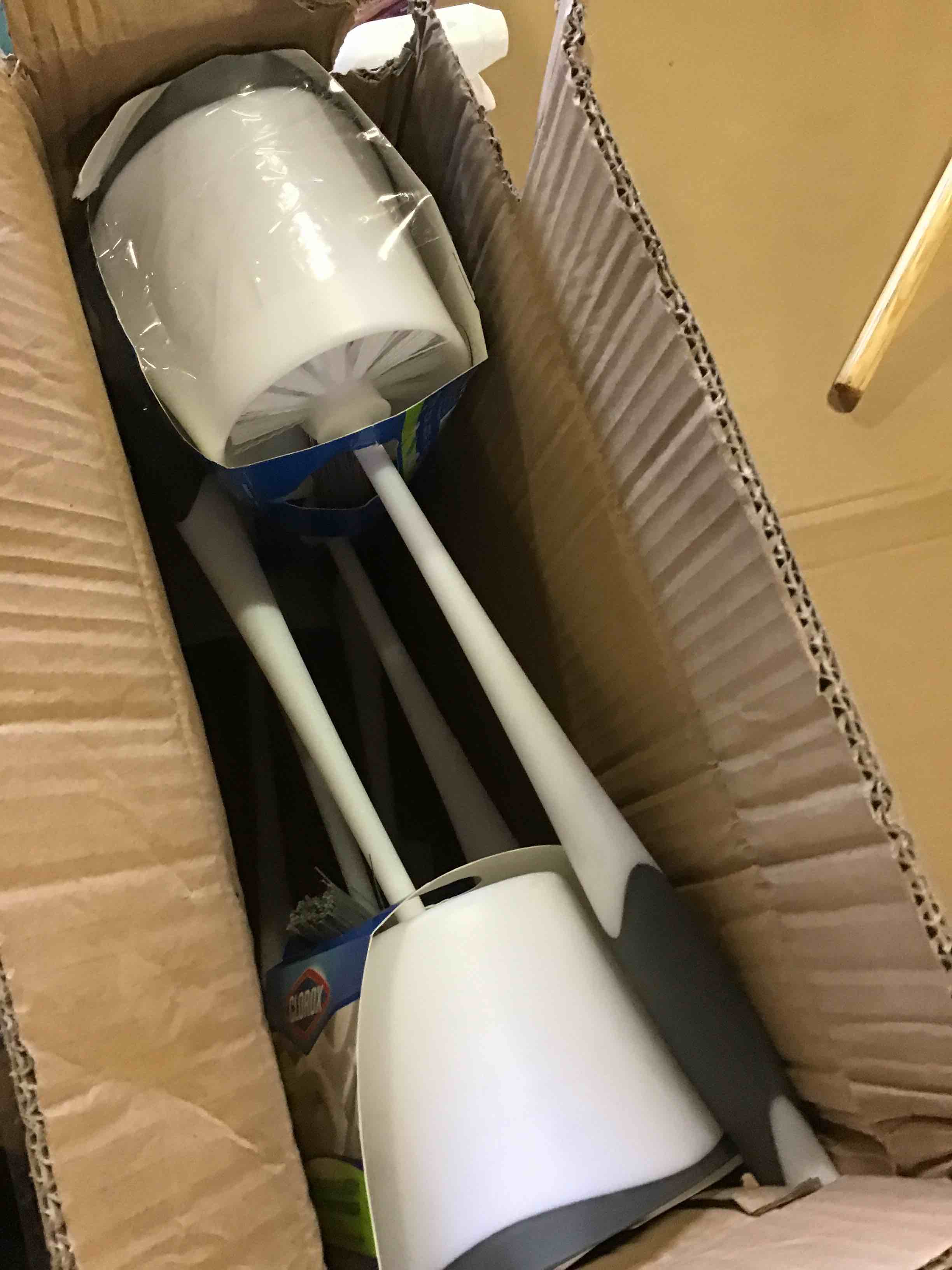 https://s3.amazonaws.com/lotting-images-prod/bidfta/BLU5100500_1694786126486.jpeg