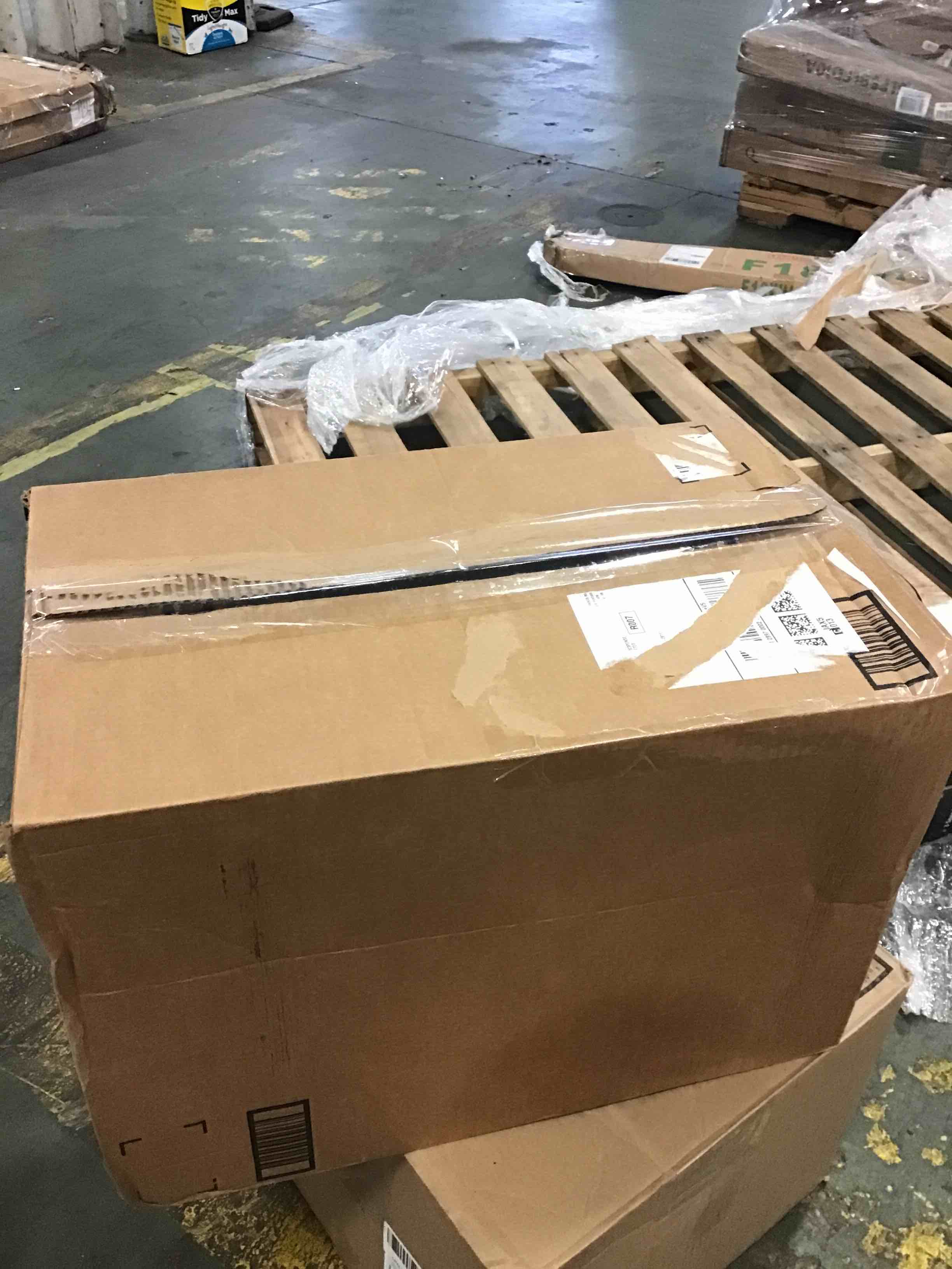 https://s3.amazonaws.com/lotting-images-prod/bidfta/BLU5101955_1694108676371.jpeg