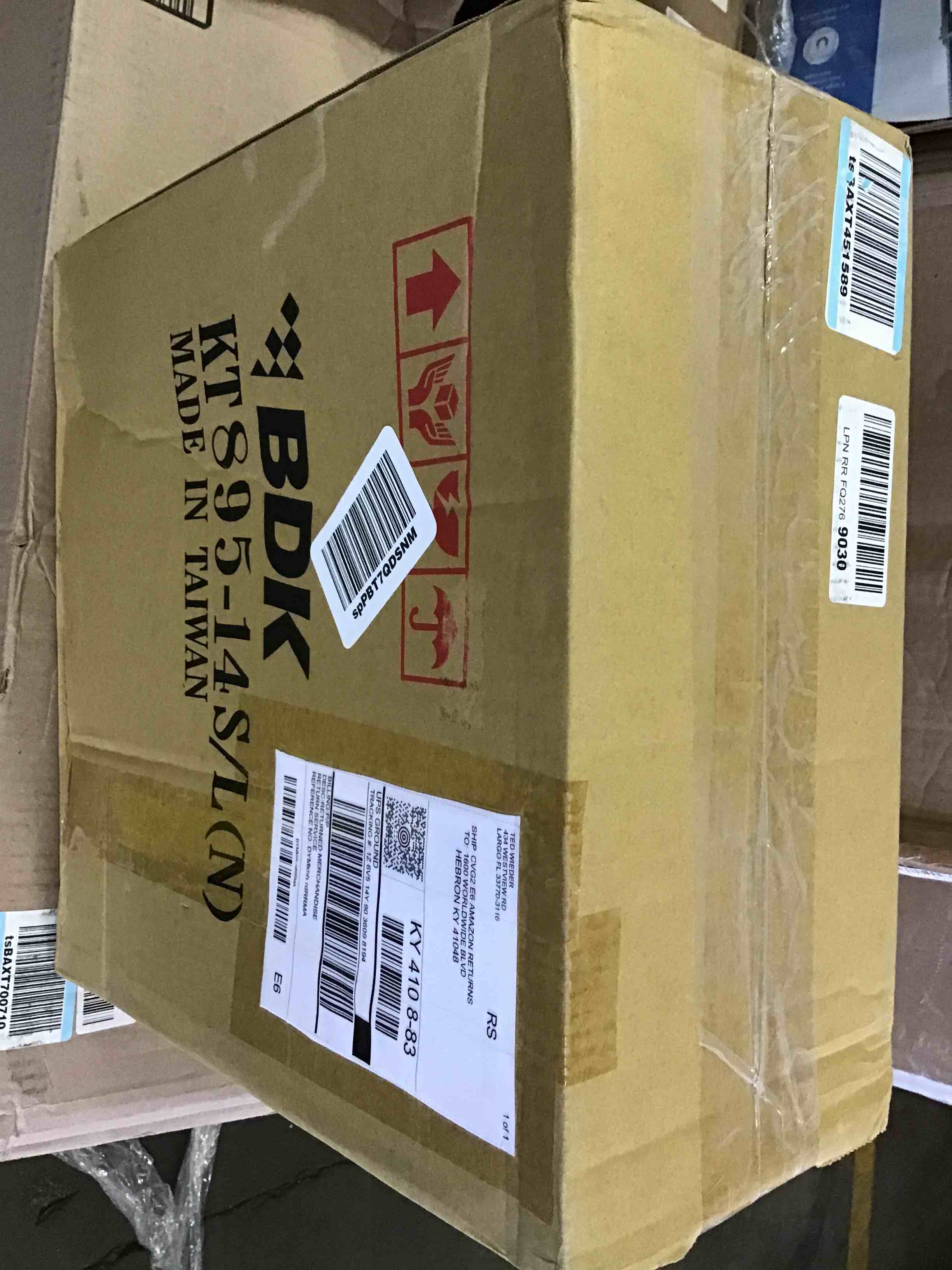 https://s3.amazonaws.com/lotting-images-prod/bidfta/BLU5102495_1695136251626.jpeg