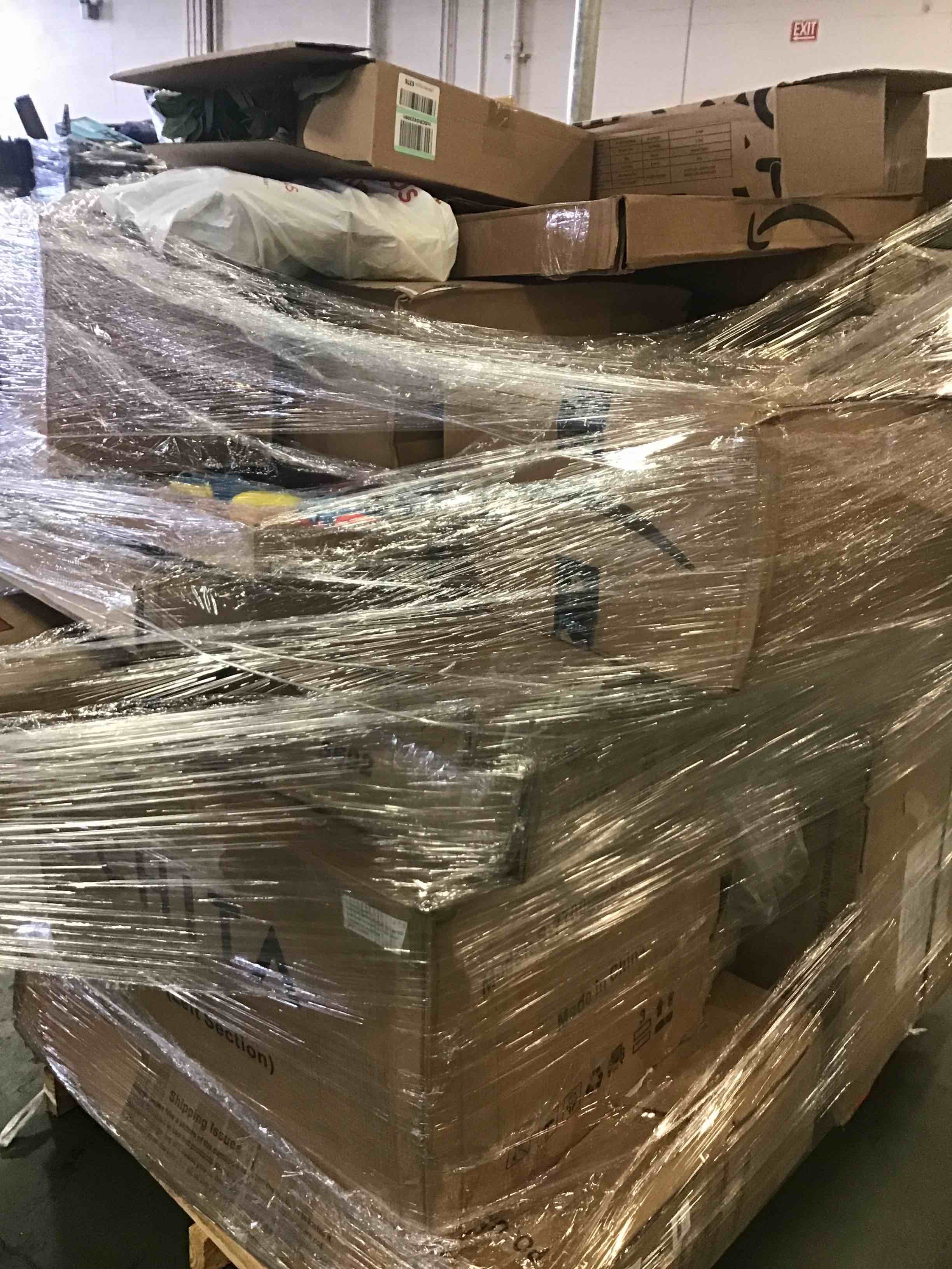 https://s3.amazonaws.com/lotting-images-prod/bidfta/BLU5103182_1696434954538.jpeg
