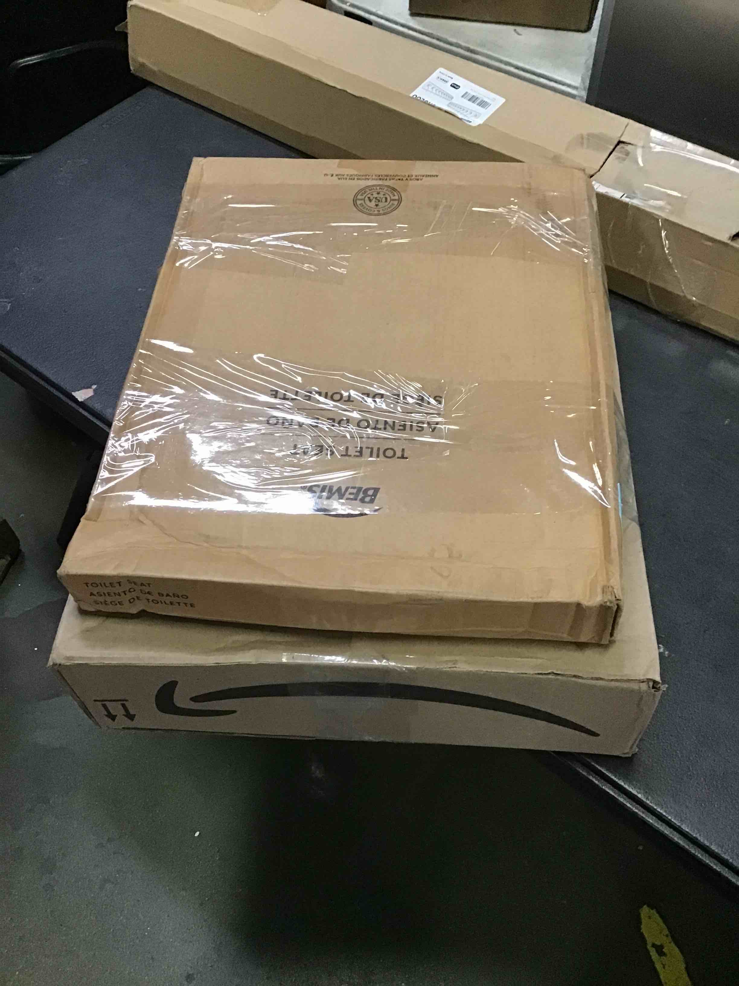 https://s3.amazonaws.com/lotting-images-prod/bidfta/BLU5104947_1694187205275.jpeg