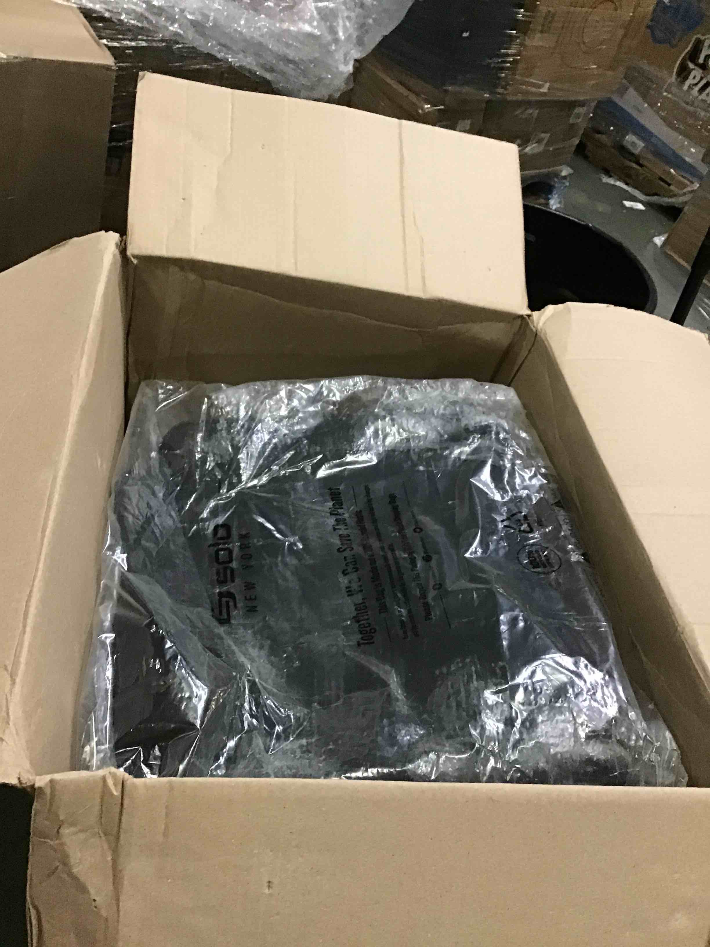 https://s3.amazonaws.com/lotting-images-prod/bidfta/BLU5104976_1694194254495.jpeg
