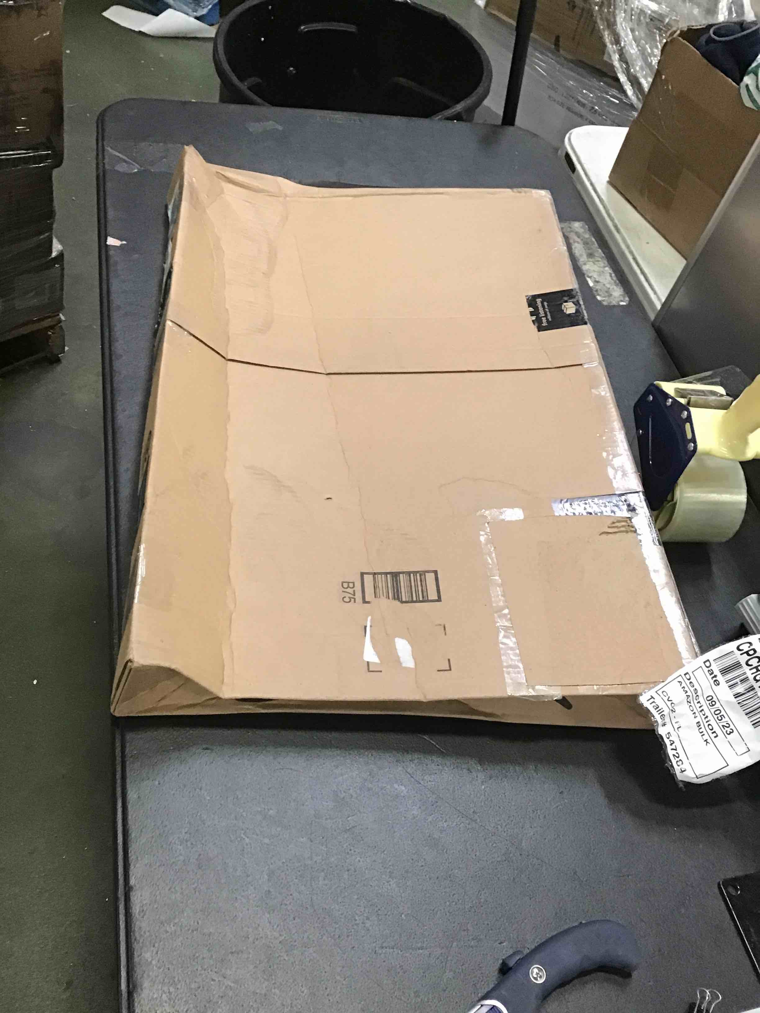 https://s3.amazonaws.com/lotting-images-prod/bidfta/BLU5104979_1694194588739.jpeg