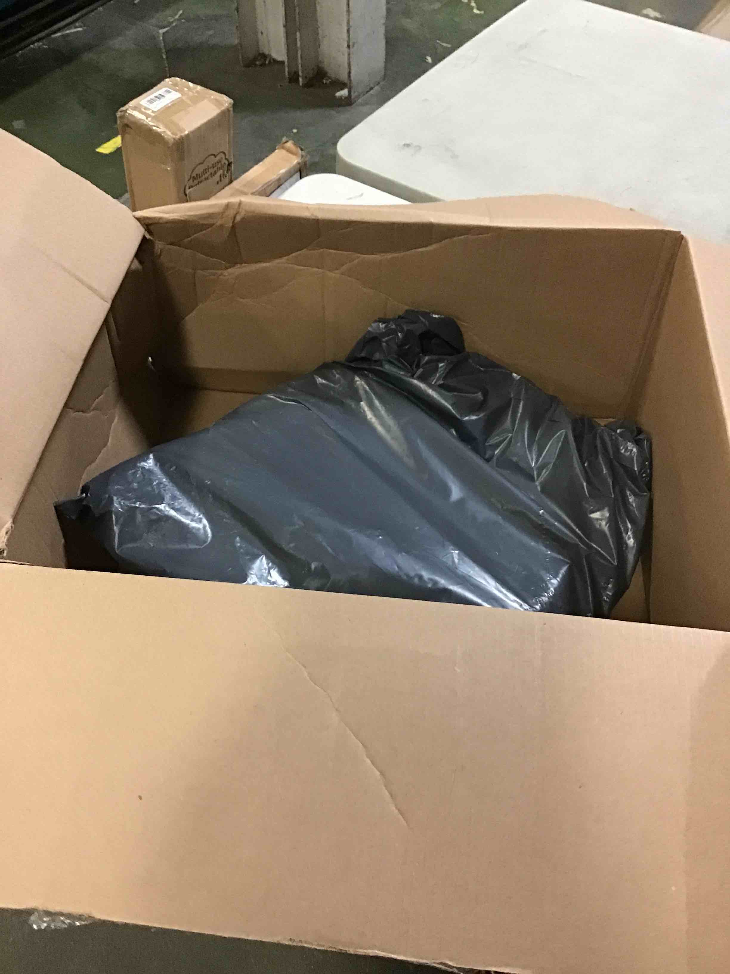 https://s3.amazonaws.com/lotting-images-prod/bidfta/BLU5105000_1694259074760.jpeg