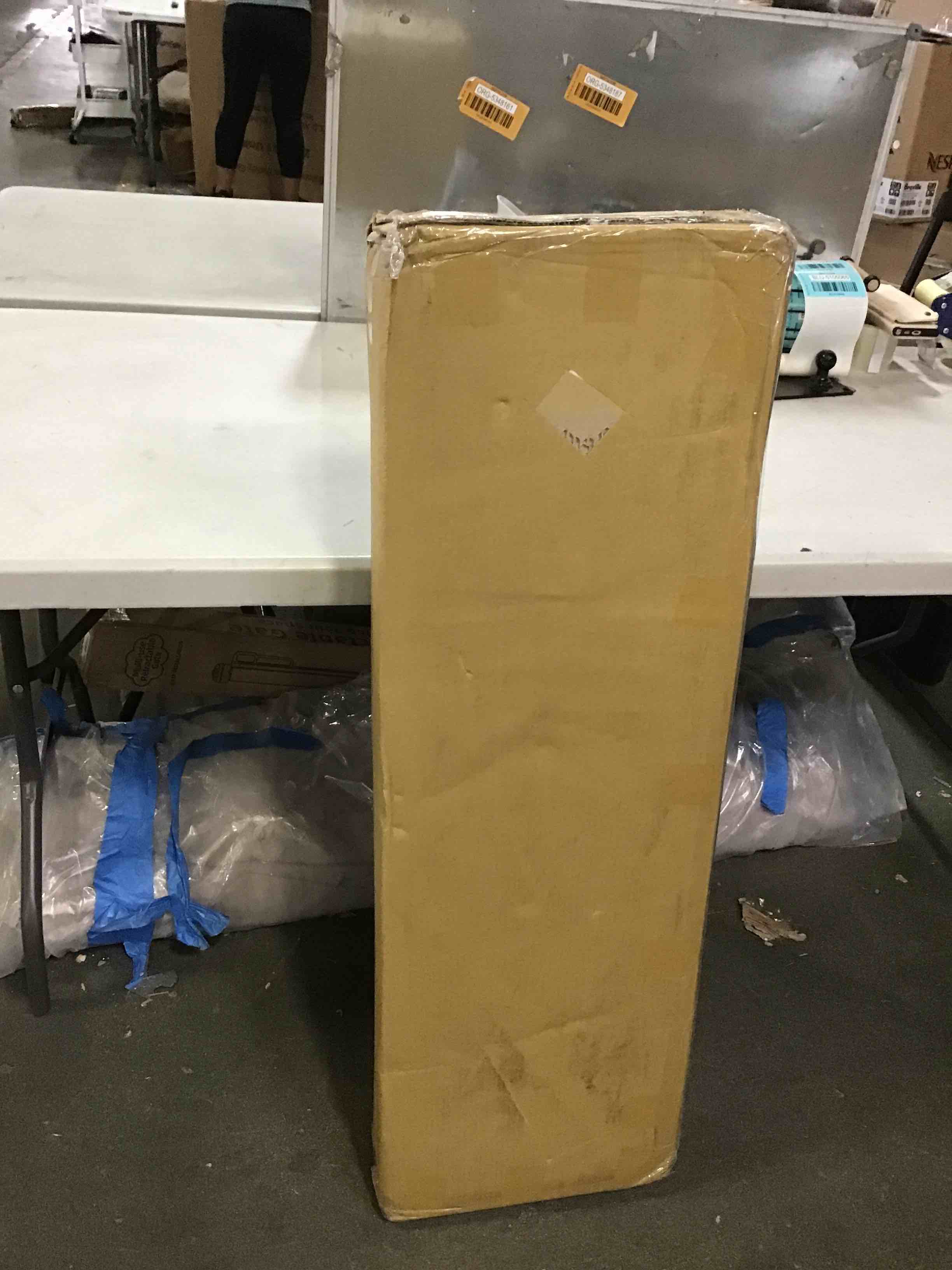 https://s3.amazonaws.com/lotting-images-prod/bidfta/BLU5105065_1694270413752.jpeg