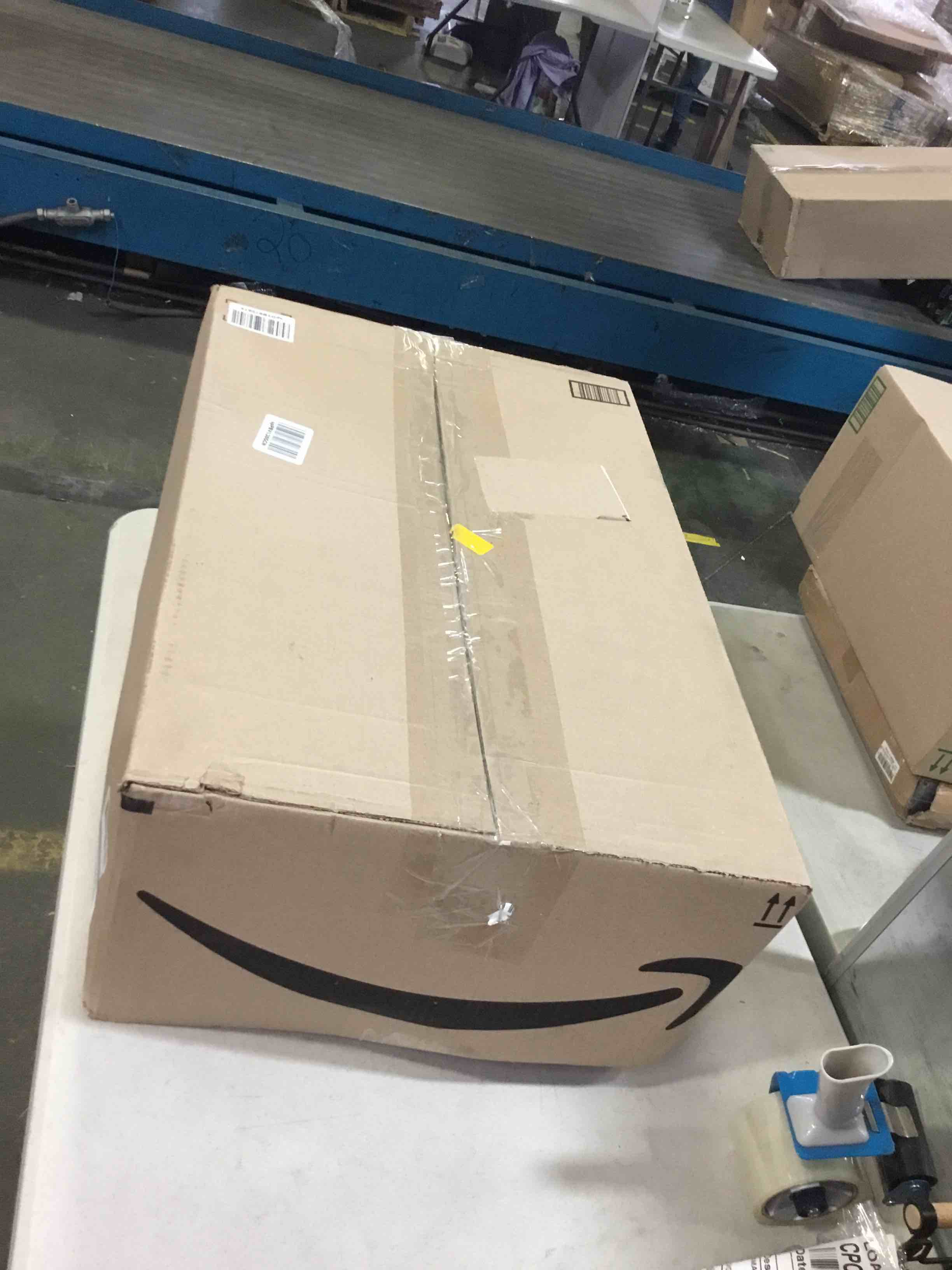 https://s3.amazonaws.com/lotting-images-prod/bidfta/BLU5105197_1694443918966.jpeg
