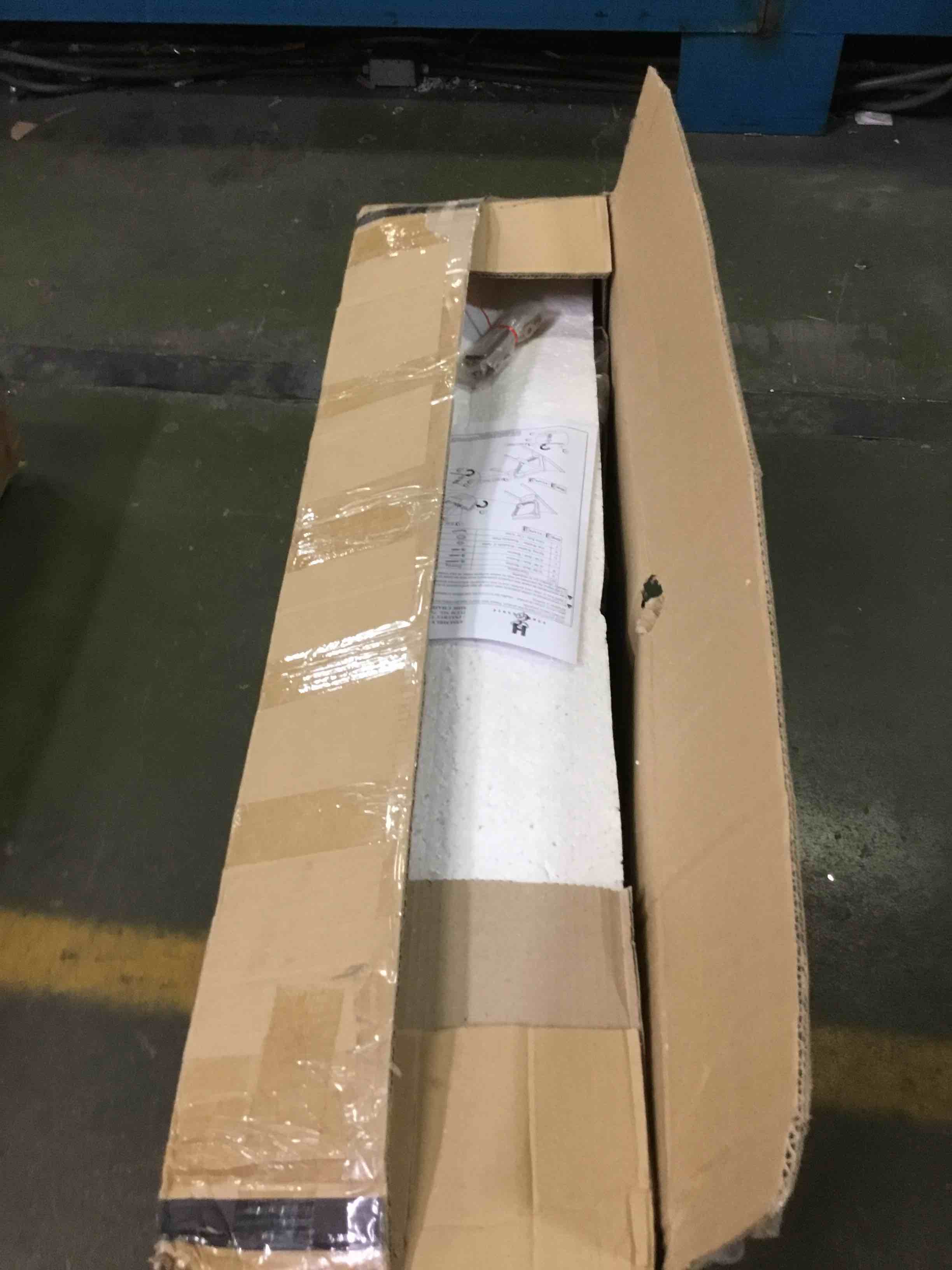 https://s3.amazonaws.com/lotting-images-prod/bidfta/BLU5105213_1694445997390.jpeg
