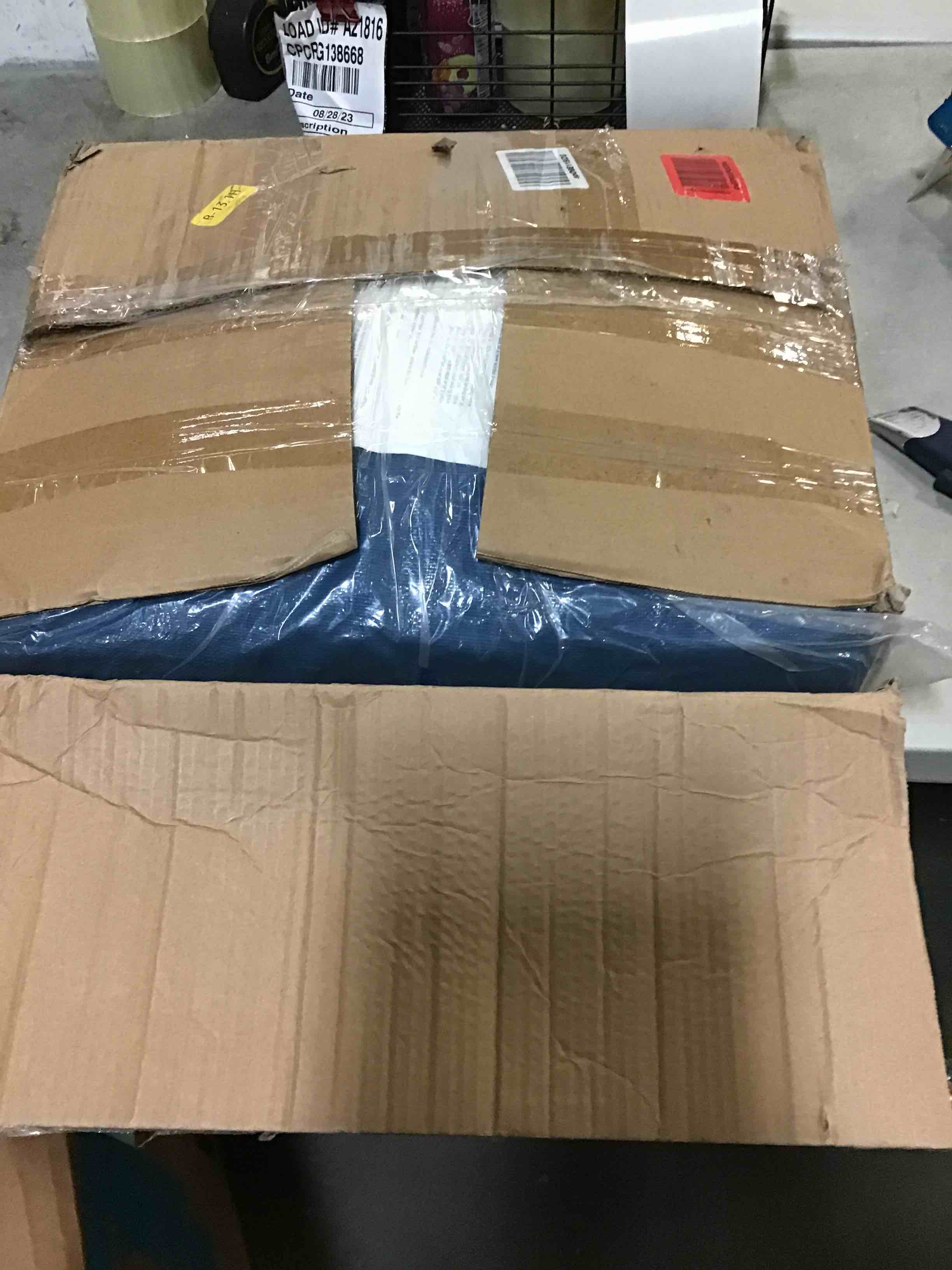 https://s3.amazonaws.com/lotting-images-prod/bidfta/BLU5105412_1694529220668.jpeg