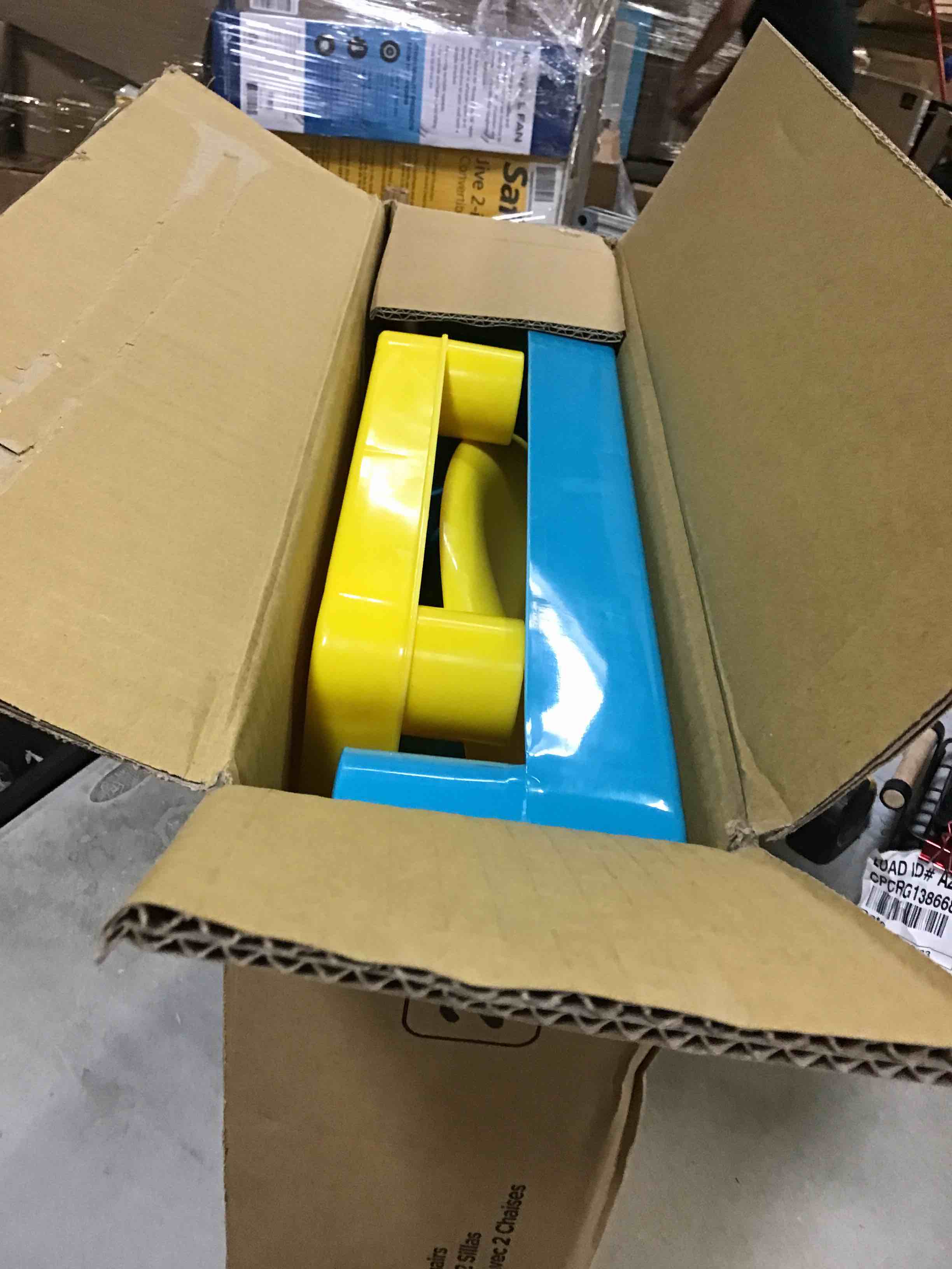 https://s3.amazonaws.com/lotting-images-prod/bidfta/BLU5105441_1694533874464.jpeg
