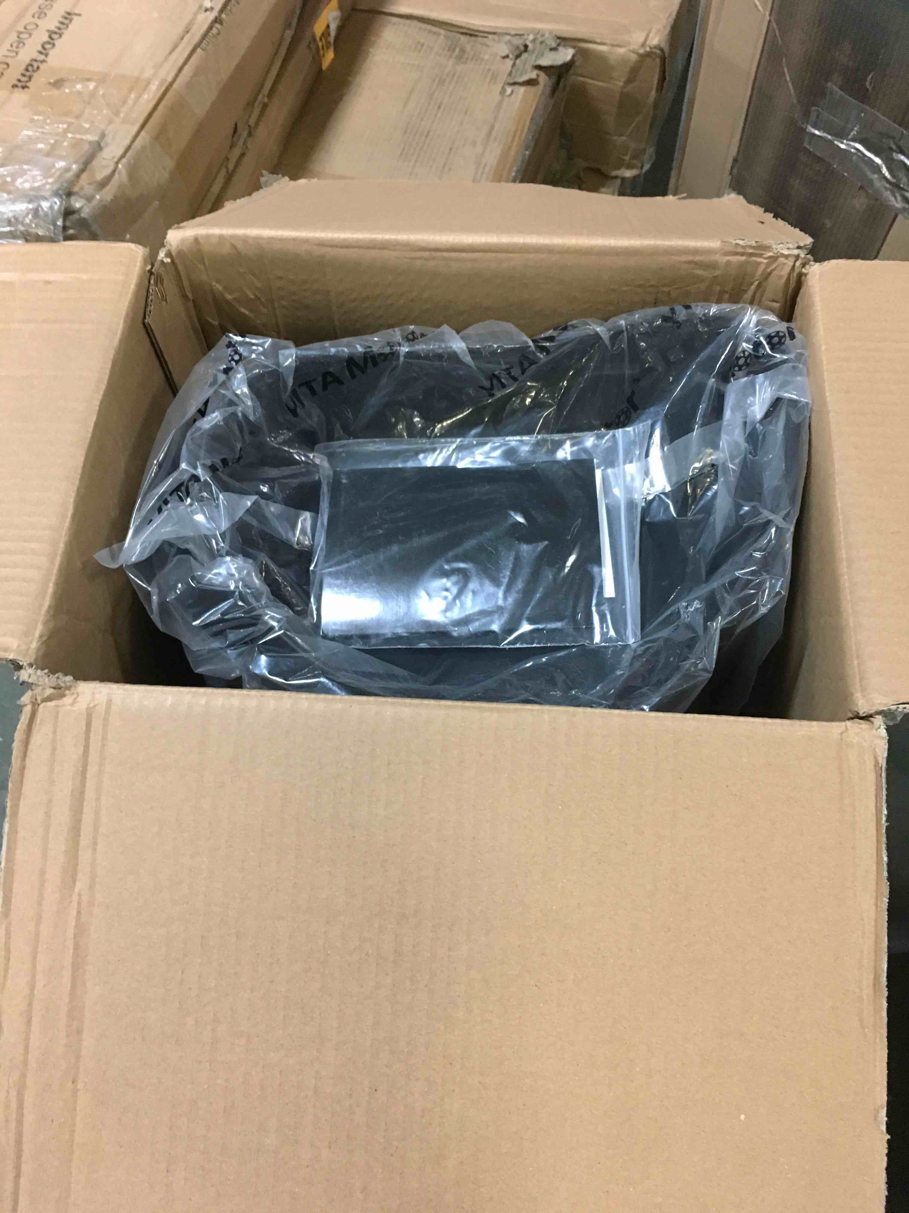 https://s3.amazonaws.com/lotting-images-prod/bidfta/BLU5105493_1694543327848.jpeg