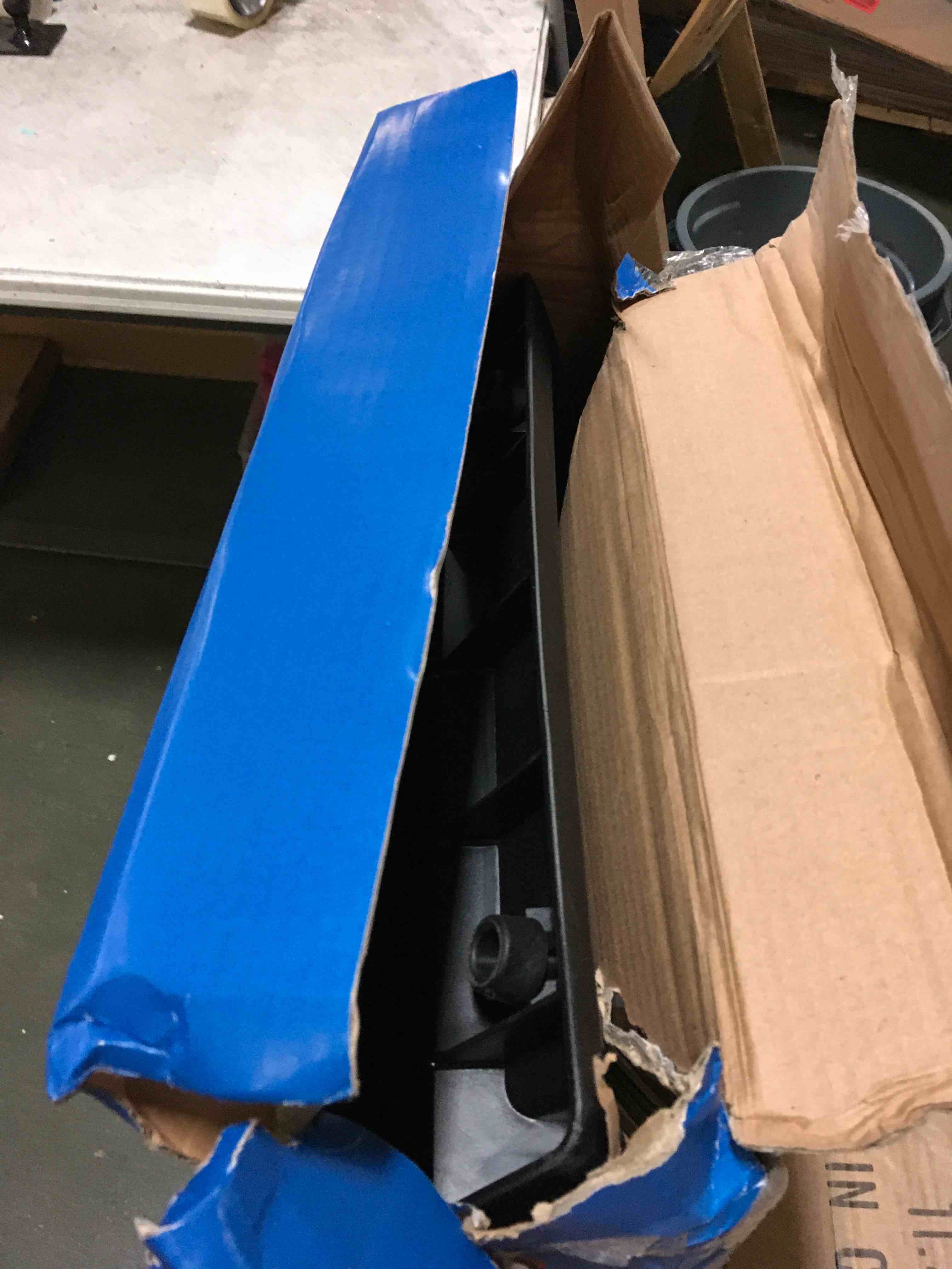 https://s3.amazonaws.com/lotting-images-prod/bidfta/BLU5105557_1694609521197.jpeg