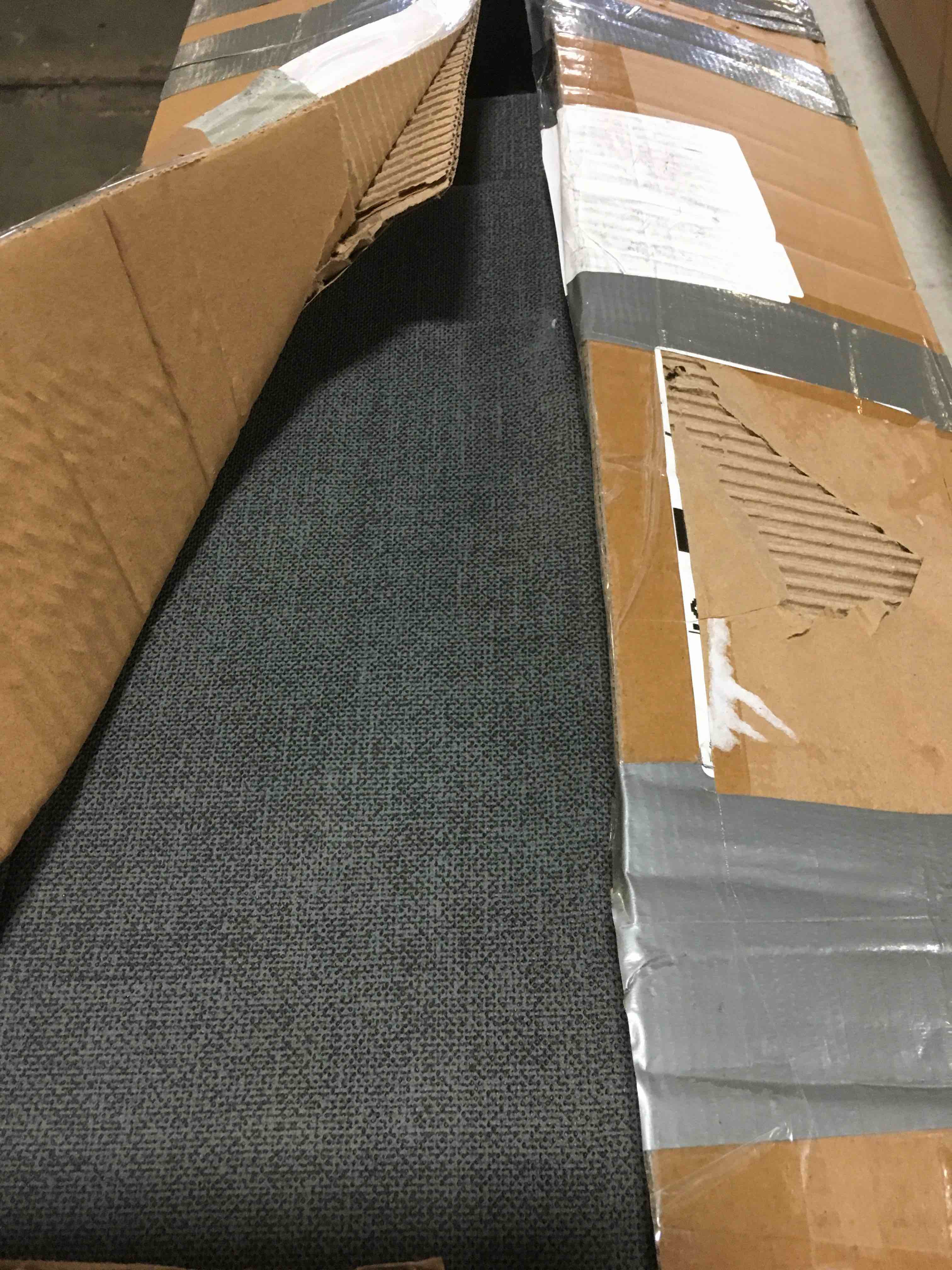https://s3.amazonaws.com/lotting-images-prod/bidfta/BLU5105649_1694626251675.jpeg
