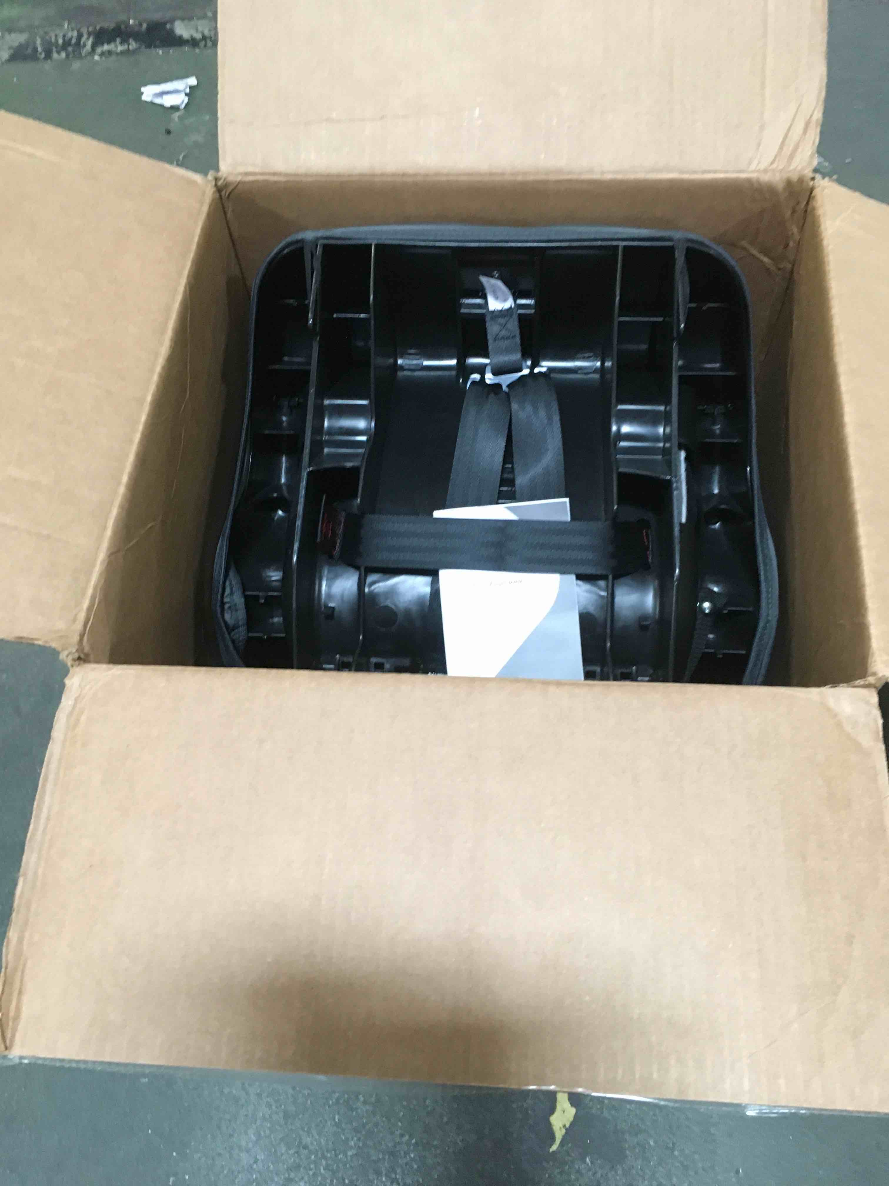https://s3.amazonaws.com/lotting-images-prod/bidfta/BLU5105651_1694626497656.jpeg