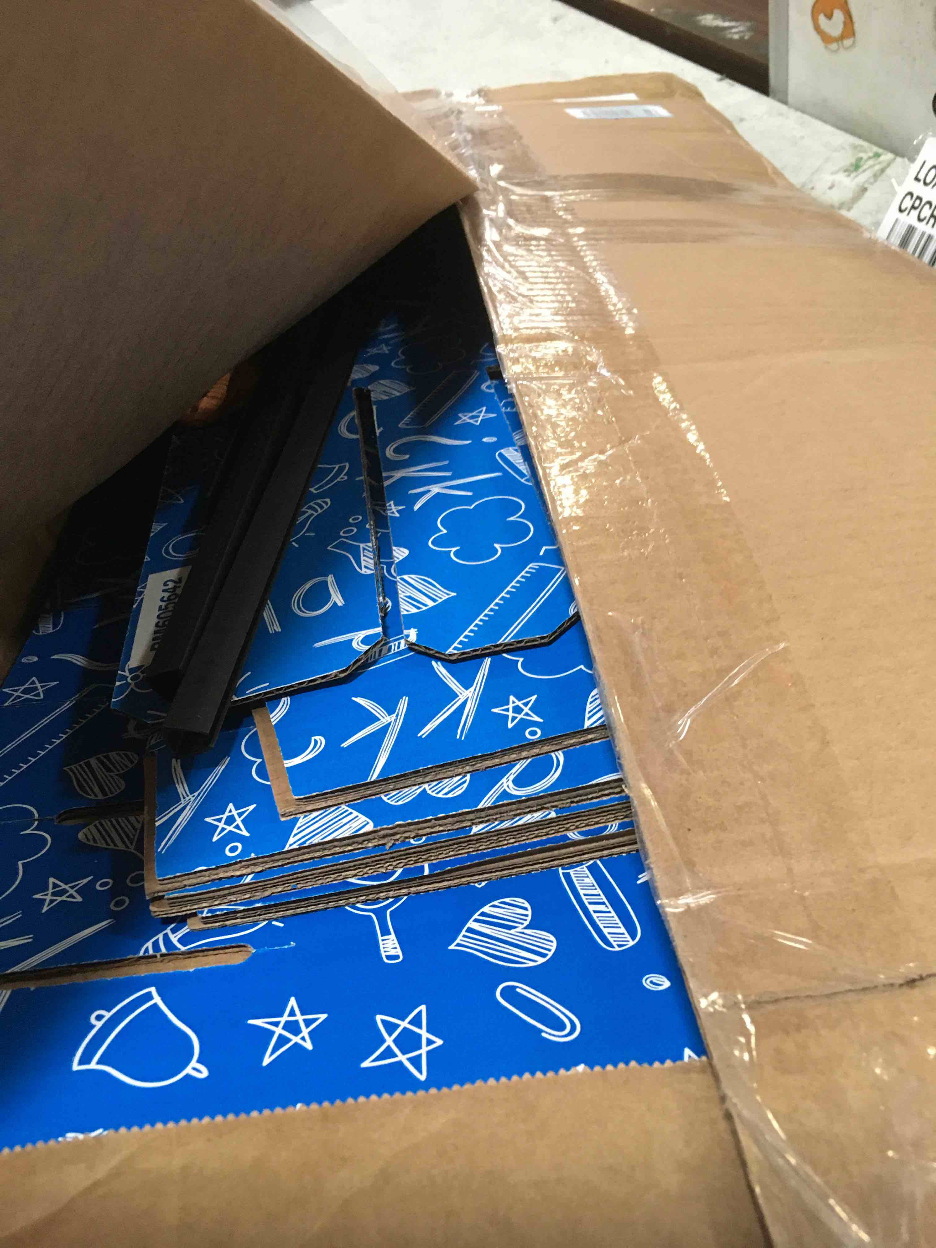 https://s3.amazonaws.com/lotting-images-prod/bidfta/BLU5105701_1694633450359.jpeg