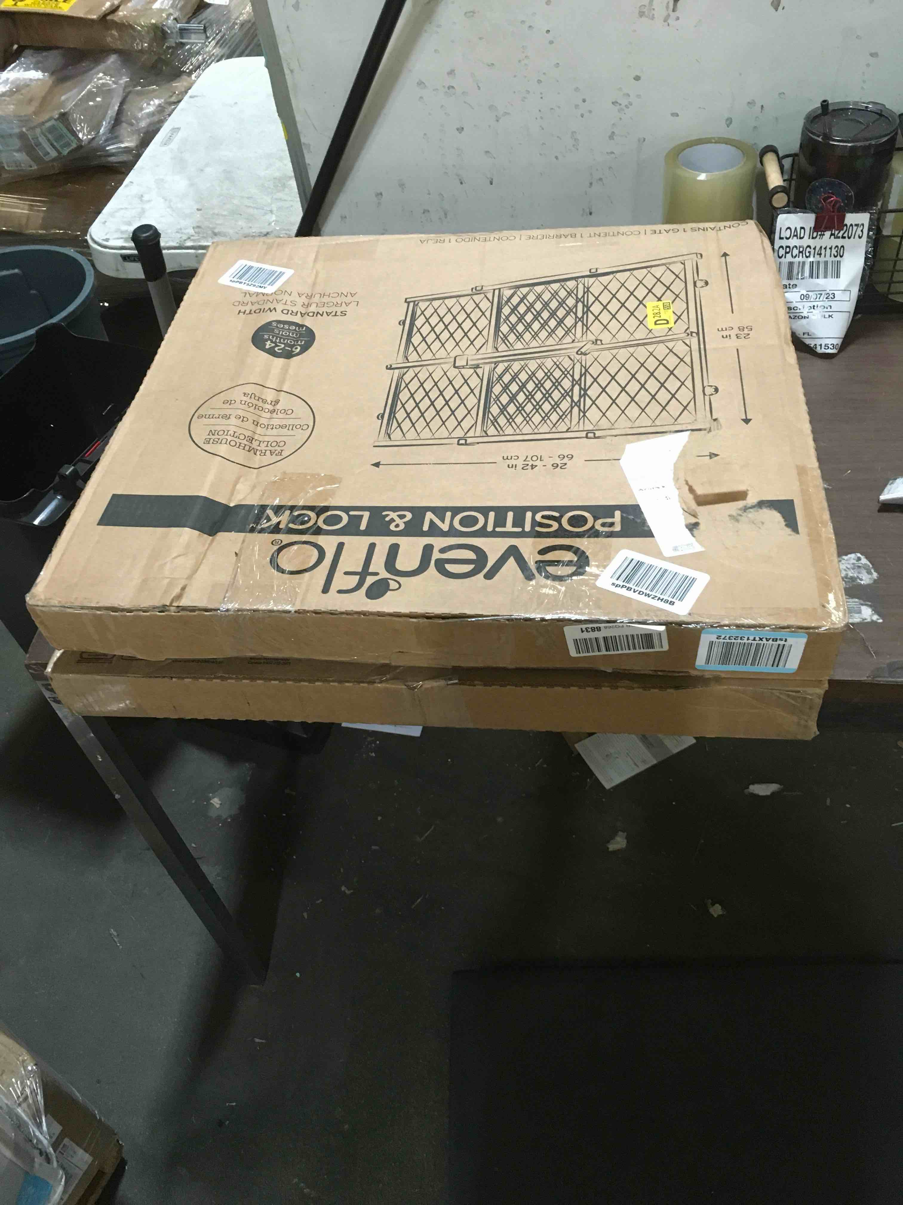 https://s3.amazonaws.com/lotting-images-prod/bidfta/BLU5105738_1694691849082.jpeg