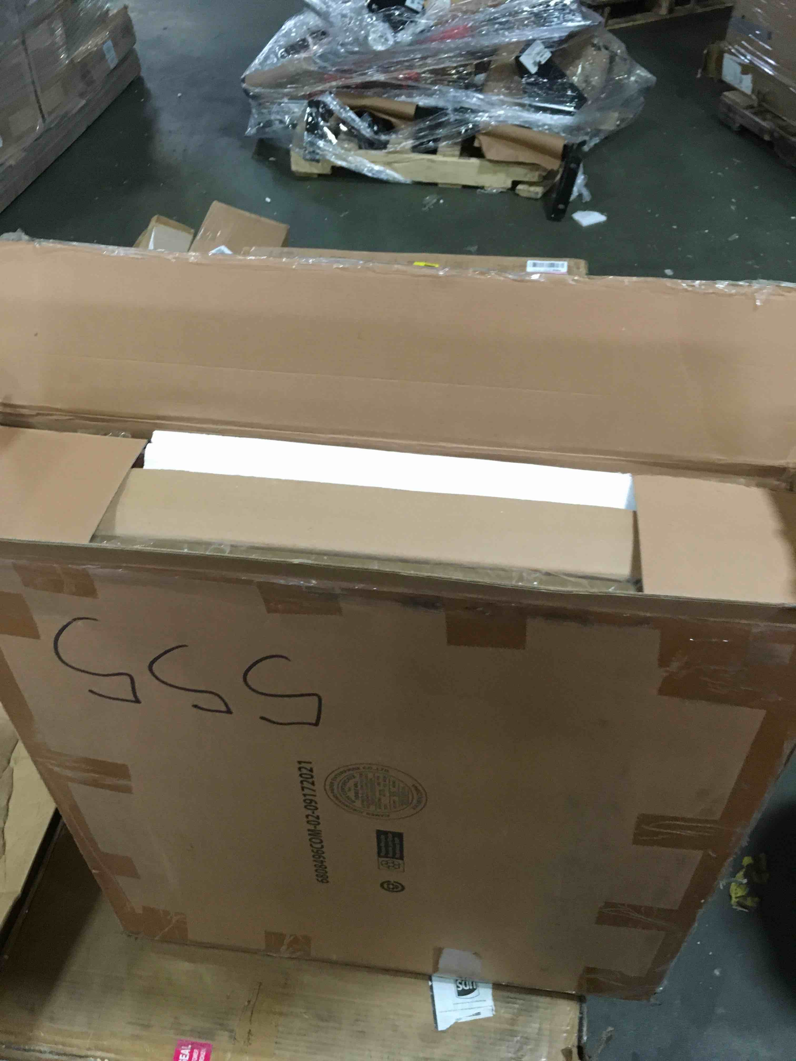 https://s3.amazonaws.com/lotting-images-prod/bidfta/BLU5105876_1694716869671.jpeg