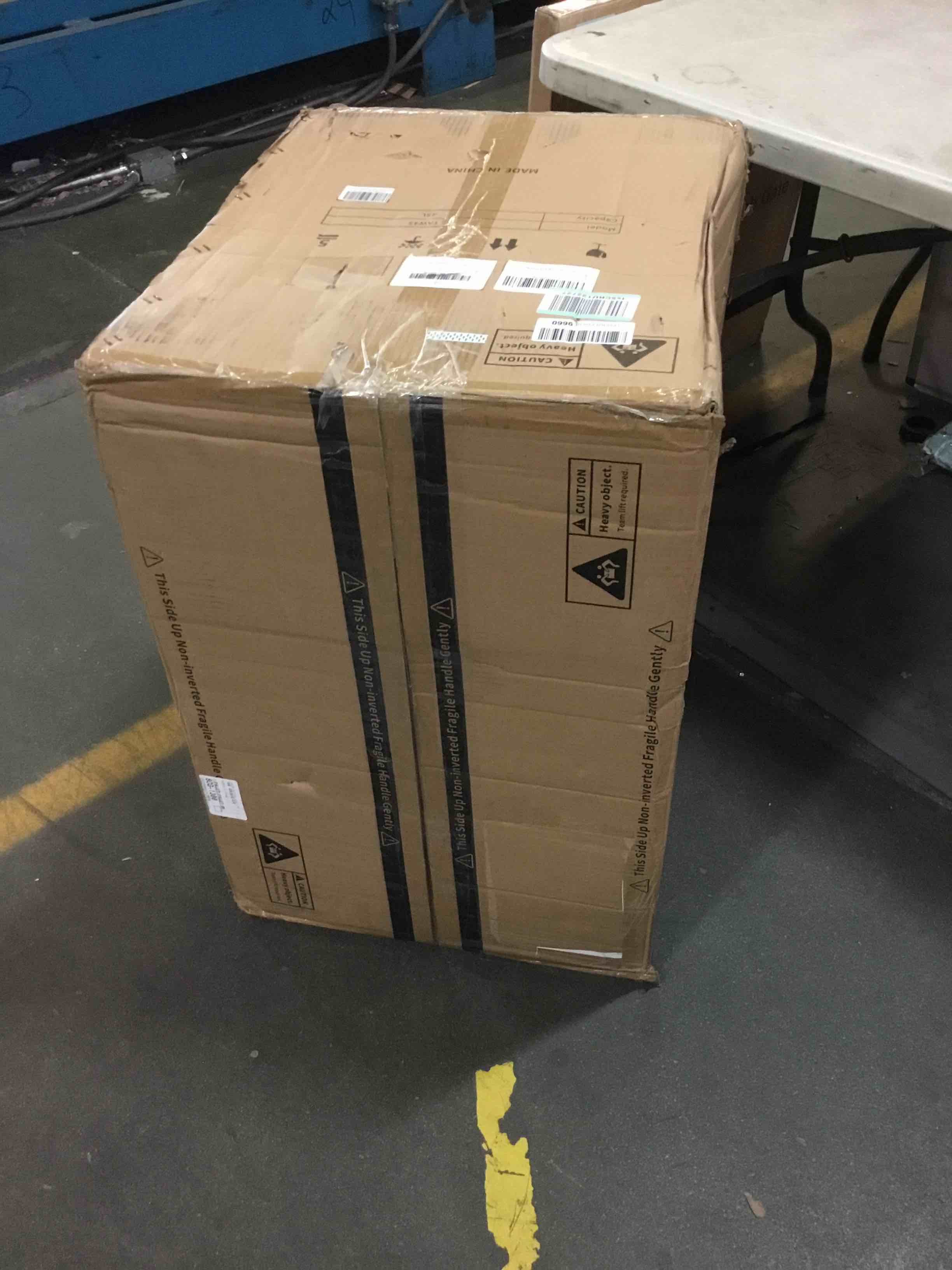 https://s3.amazonaws.com/lotting-images-prod/bidfta/BLU5105991_1694795075666.jpeg