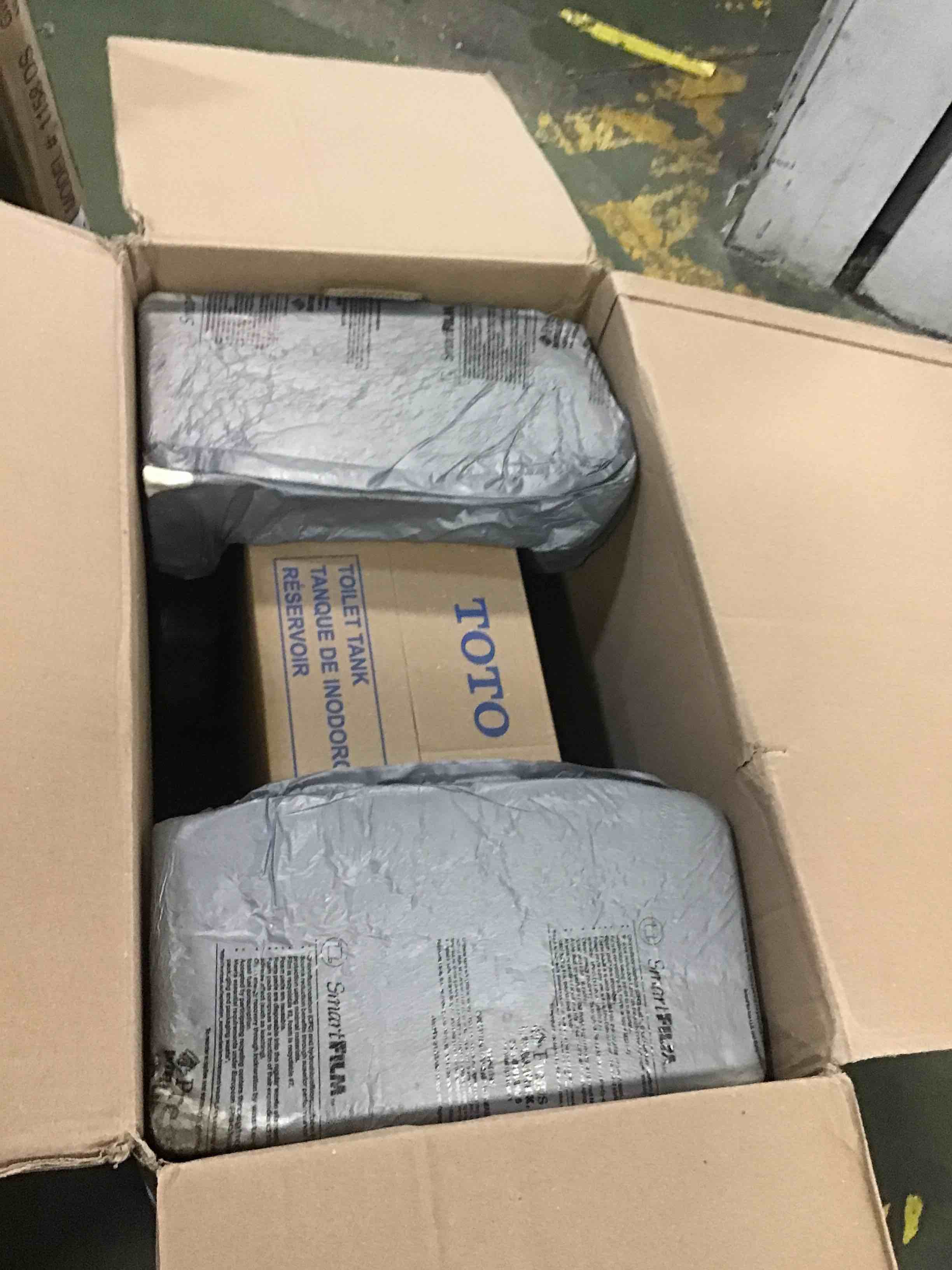 https://s3.amazonaws.com/lotting-images-prod/bidfta/BLU5106411_1695298059549.jpeg