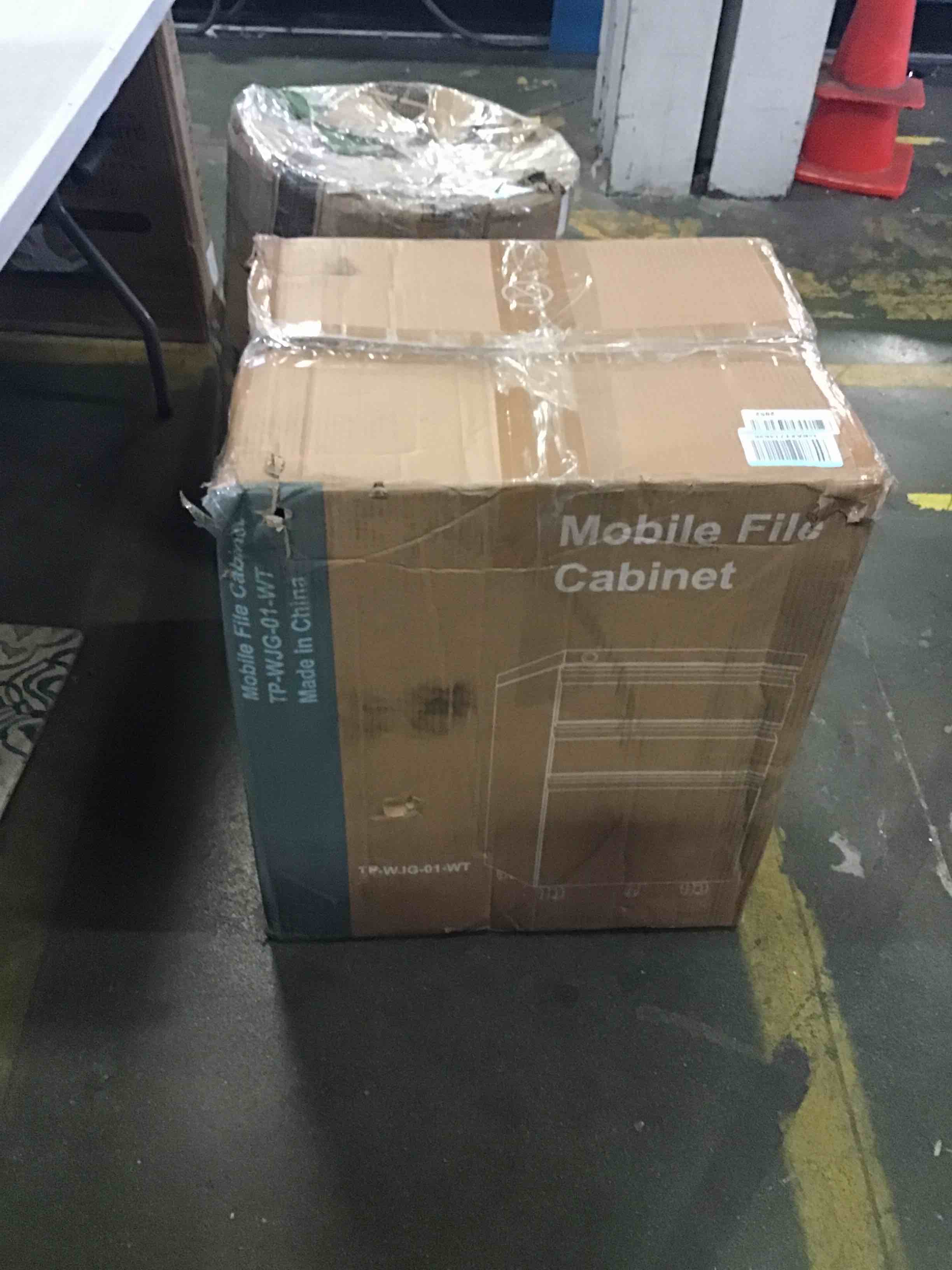 https://s3.amazonaws.com/lotting-images-prod/bidfta/BLU5106415_1695298940959.jpeg