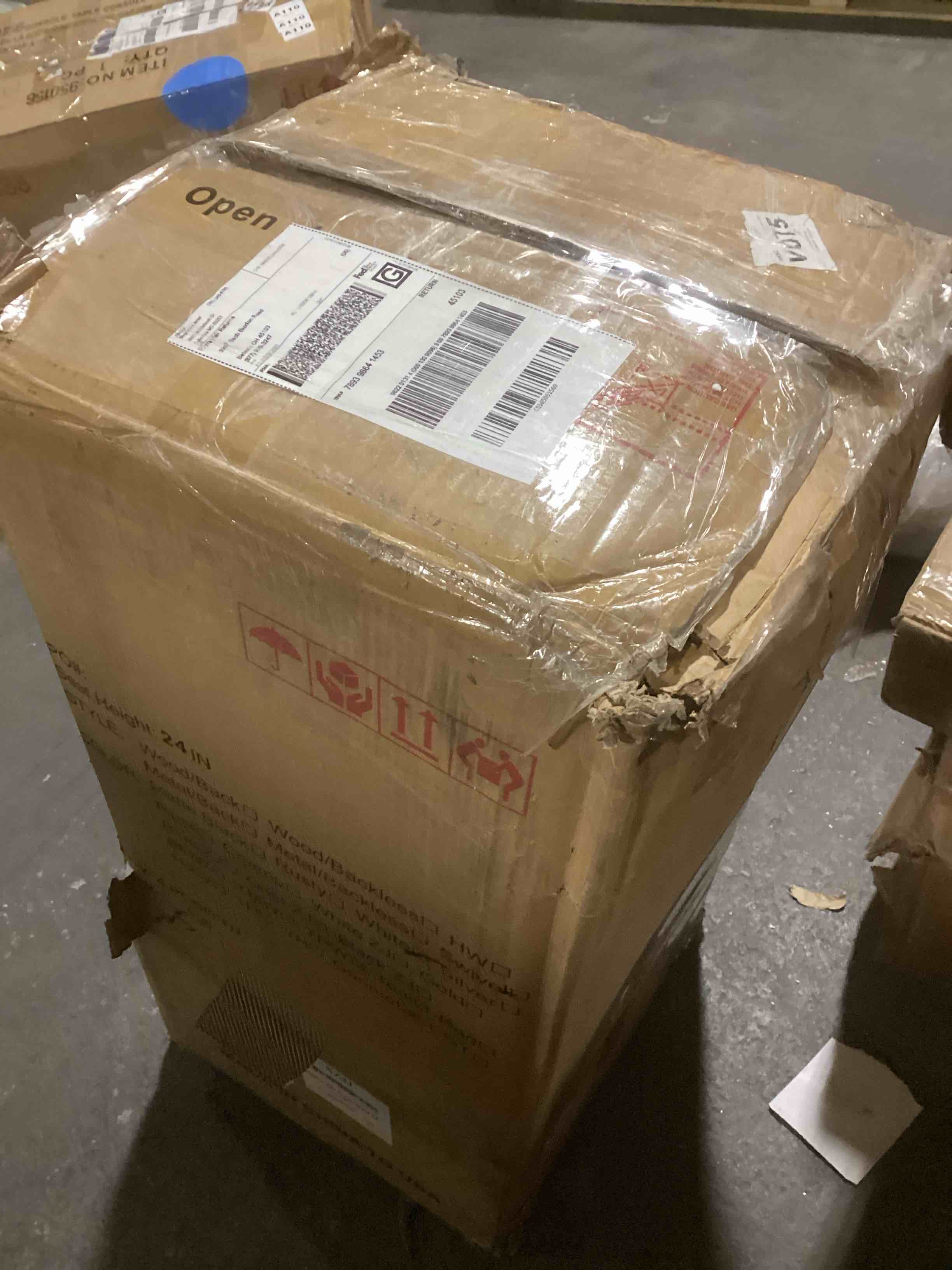 https://s3.amazonaws.com/lotting-images-prod/bidfta/BLU5108474_1707226749268.jpeg