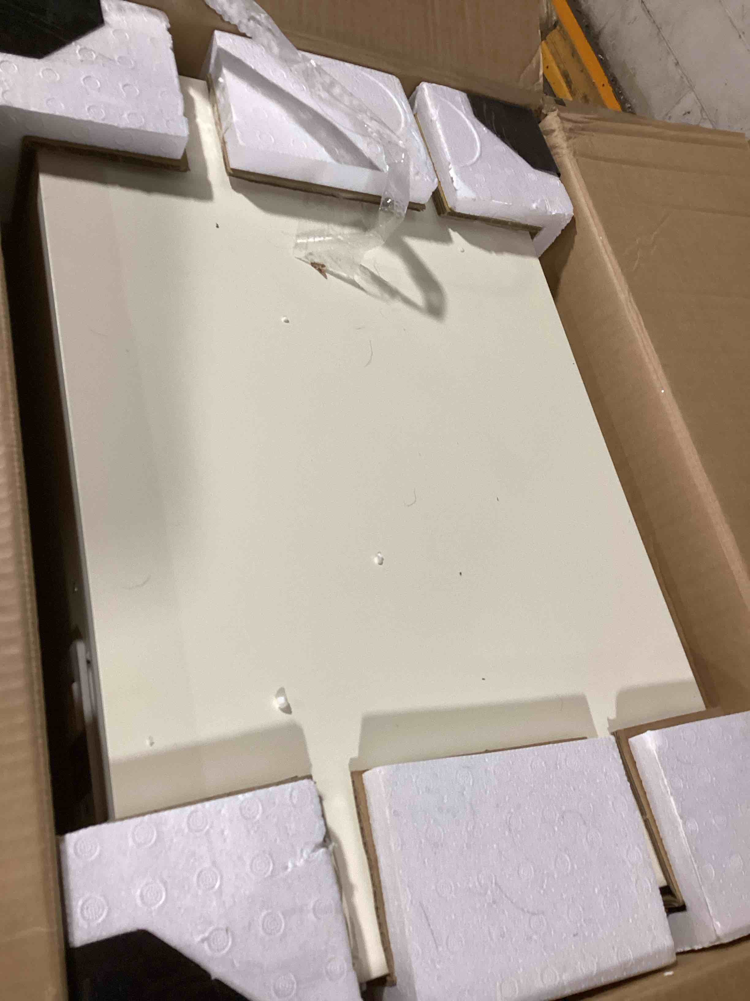 https://s3.amazonaws.com/lotting-images-prod/bidfta/BLU5109050_1707589325235.jpeg