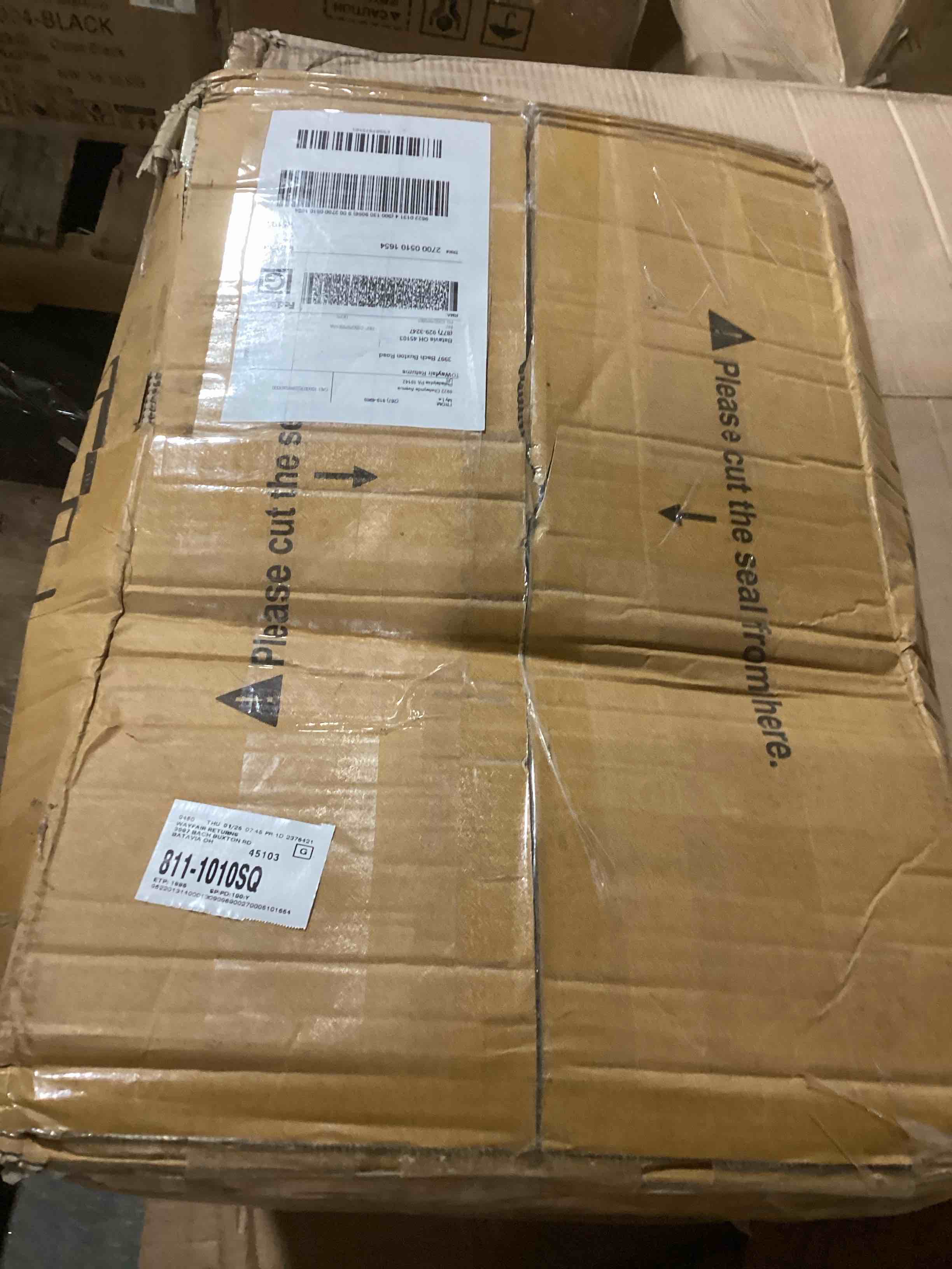 https://s3.amazonaws.com/lotting-images-prod/bidfta/BLU5109051_1707589702132.jpeg