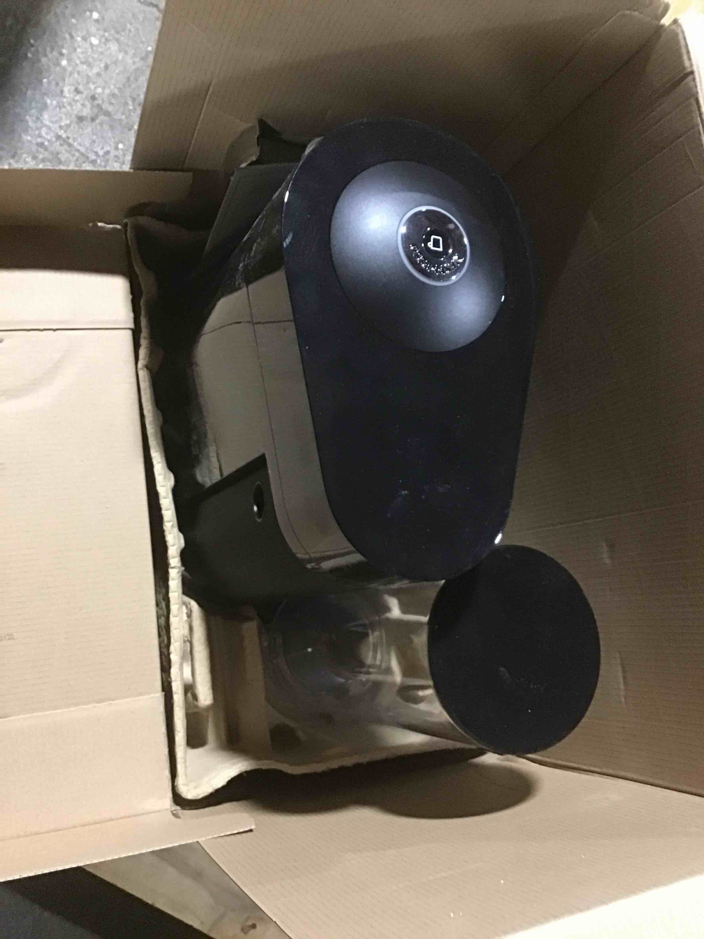 https://s3.amazonaws.com/lotting-images-prod/bidfta/BLU5109708_1706798425403.jpeg